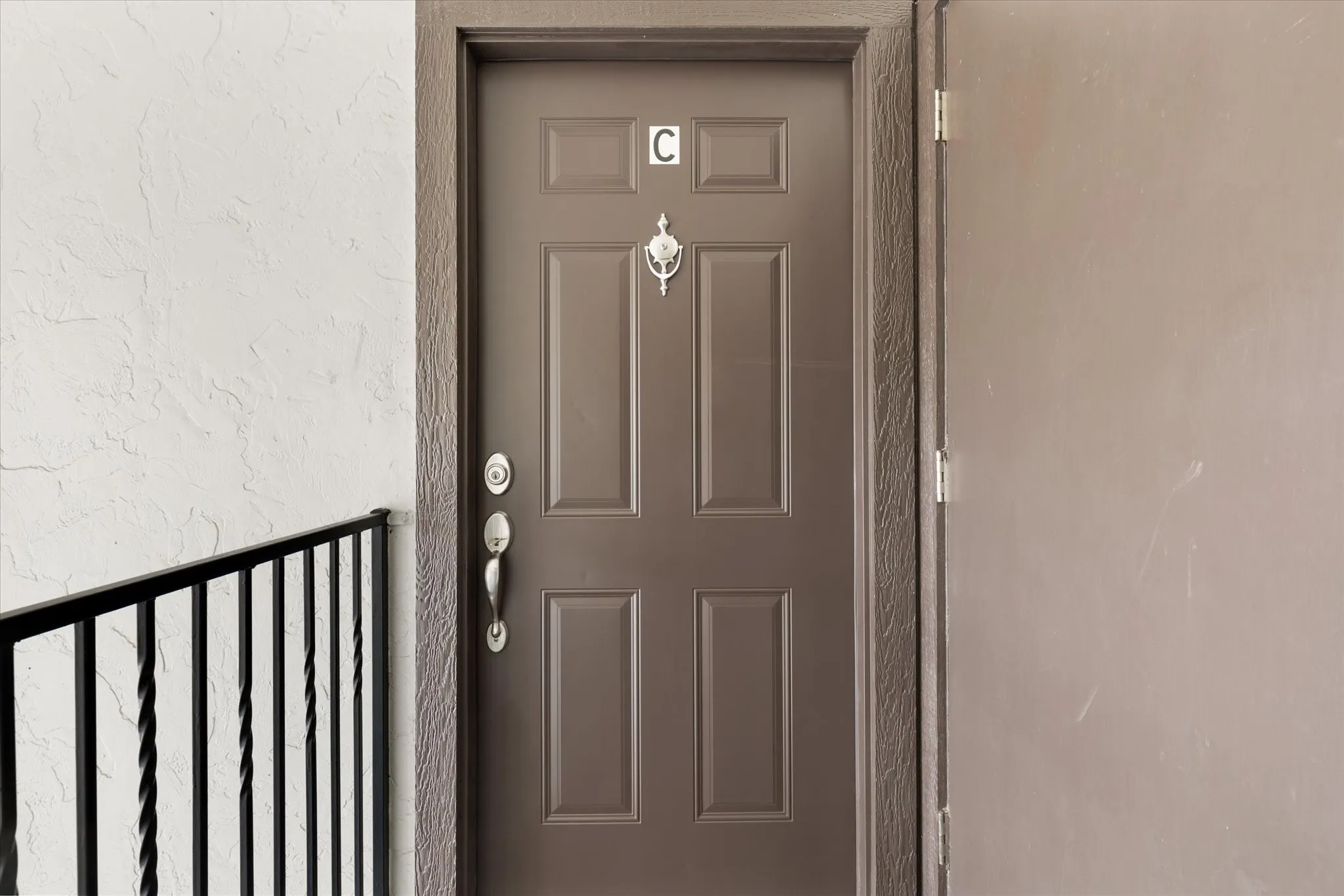 Apartment For Rent in Tarrant County , 2016 Paisley Drive C, Arlington, Texas 76015, 2 Bedroom, 1 Bathroom, Garage spaces, 1,080 Sqft, built in 1979, mls#21348195, Real Estate Agent in Arlington, Homes For Rent in Tarrant county, Homes For Rent in Arlington, Realtor in Arlington Texas, Real Estate Brokerage Independent Realty Texas, Luminita Cordes Realtor