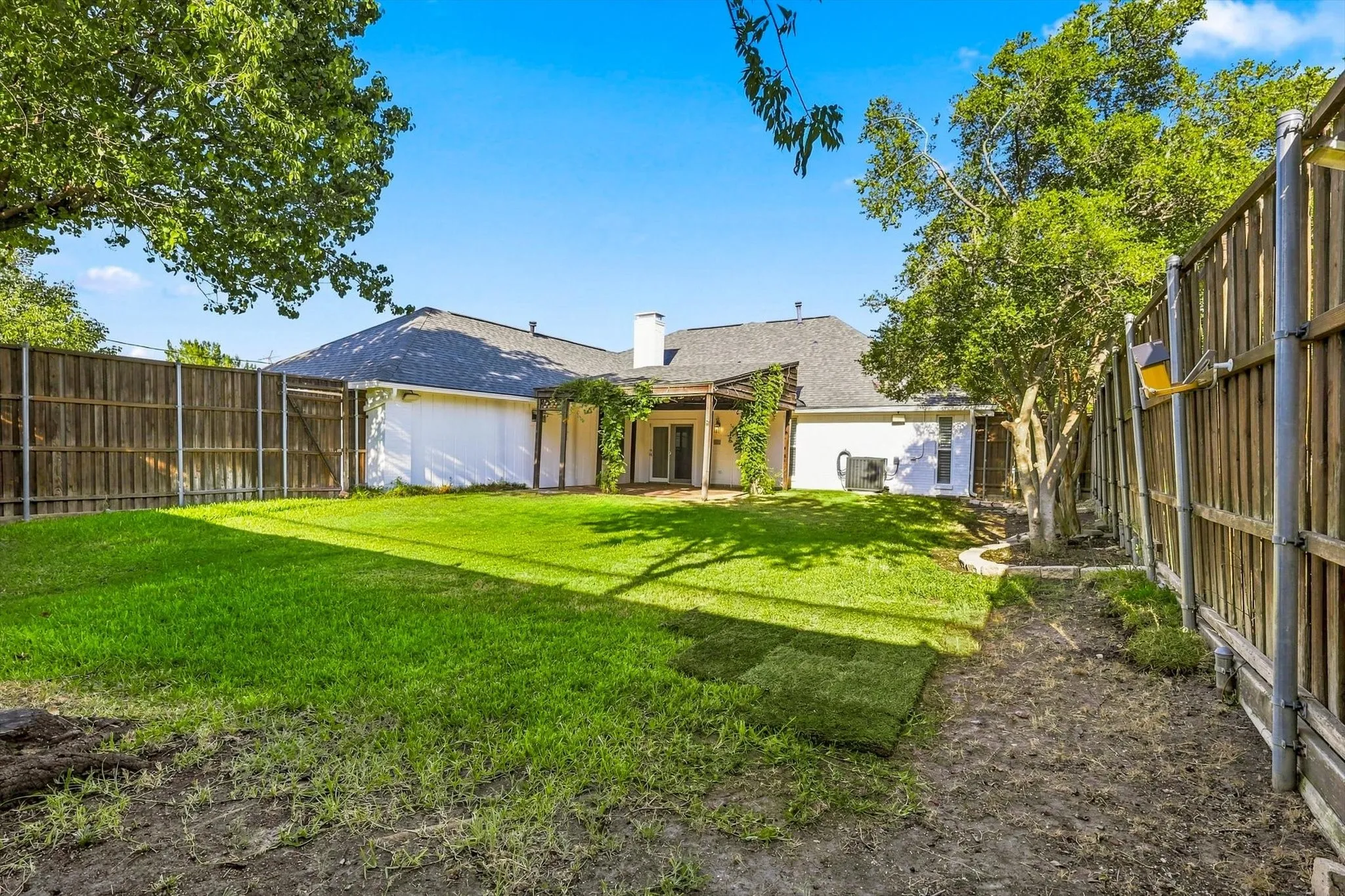 Single Family Residence For Sale in Dallas County , 8721 Flint Falls Drive, Dallas, Texas 75243, 4 Bedroom, 3 Bathroom, 2 Garage spaces, 2,189 Sqft, built in 1976, mls#21362465, Real Estate Agent in Dallas, Homes For Sale in Dallas county, Homes For Sale in Dallas, Realtor in Dallas Texas, Real Estate Brokerage Independent Realty Texas, Luminita Cordes Realtor