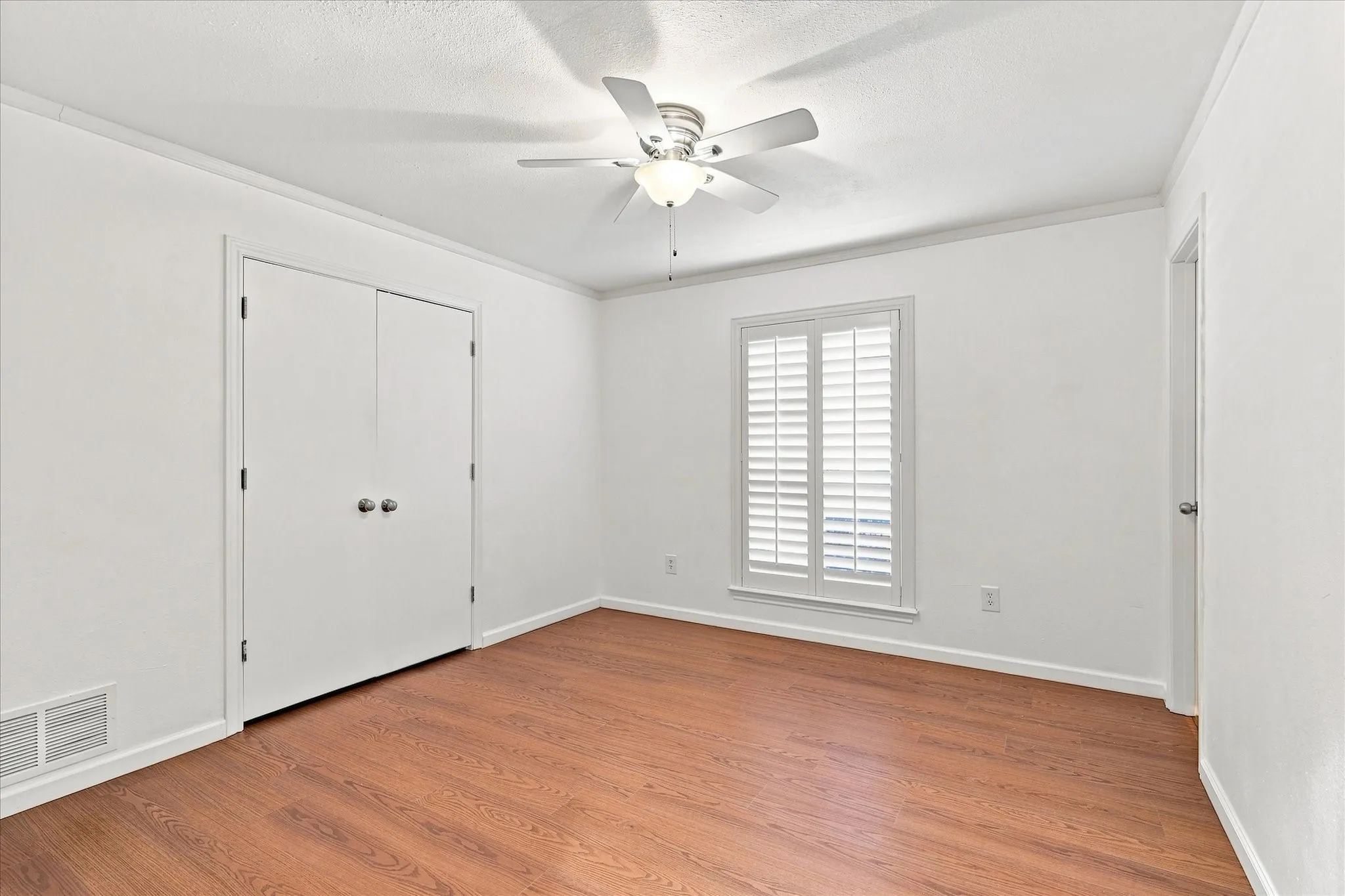 Single Family Residence For Sale in Dallas County , 8721 Flint Falls Drive, Dallas, Texas 75243, 4 Bedroom, 3 Bathroom, 2 Garage spaces, 2,189 Sqft, built in 1976, mls#21362465, Real Estate Agent in Dallas, Homes For Sale in Dallas county, Homes For Sale in Dallas, Realtor in Dallas Texas, Real Estate Brokerage Independent Realty Texas, Luminita Cordes Realtor