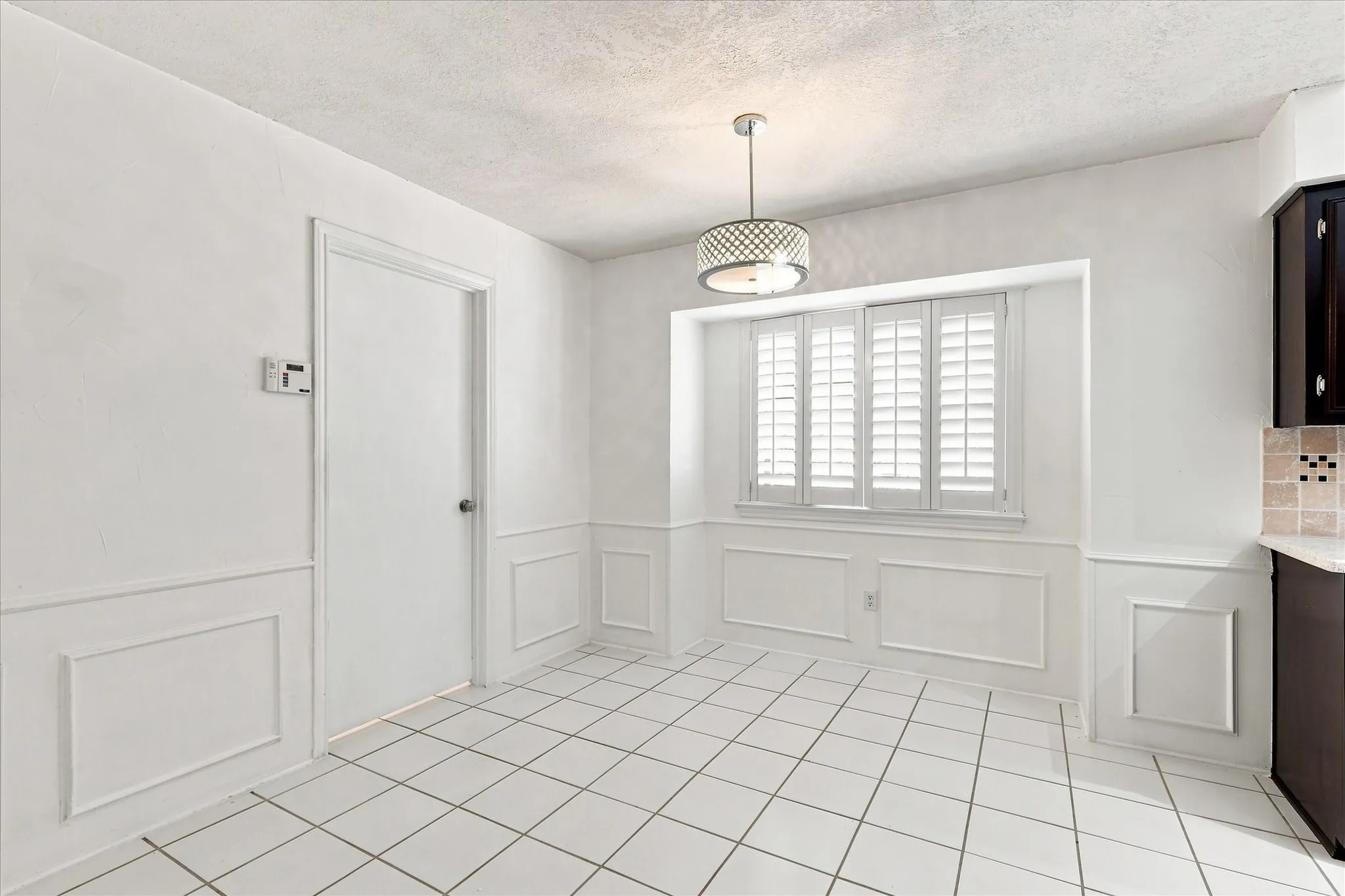 Single Family Residence For Sale in Dallas County , 8721 Flint Falls Drive, Dallas, Texas 75243, 4 Bedroom, 3 Bathroom, 2 Garage spaces, 2,189 Sqft, built in 1976, mls#21362465, Real Estate Agent in Dallas, Homes For Sale in Dallas county, Homes For Sale in Dallas, Realtor in Dallas Texas, Real Estate Brokerage Independent Realty Texas, Luminita Cordes Realtor