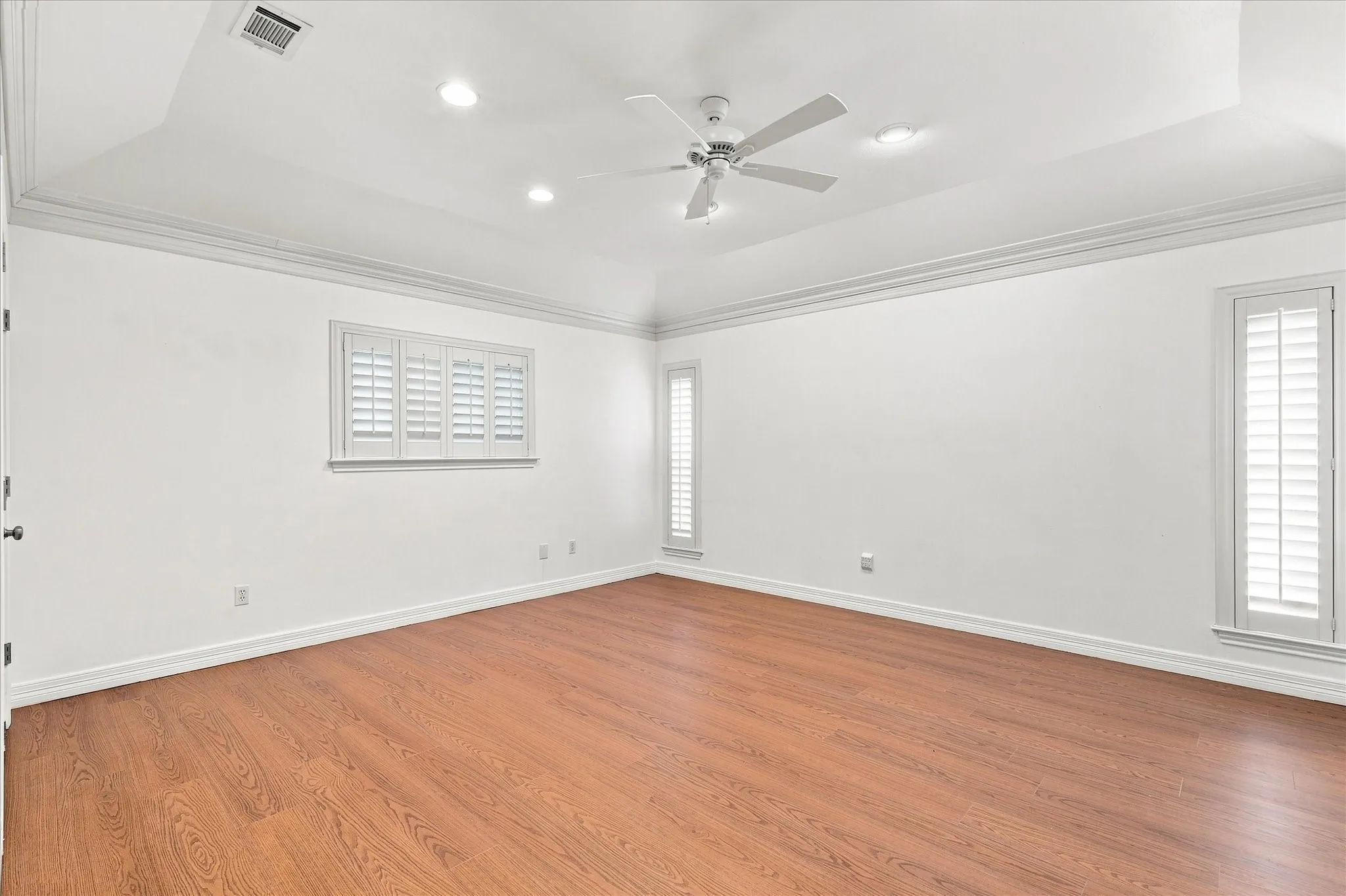 Single Family Residence For Sale in Dallas County , 8721 Flint Falls Drive, Dallas, Texas 75243, 4 Bedroom, 3 Bathroom, 2 Garage spaces, 2,189 Sqft, built in 1976, mls#21362465, Real Estate Agent in Dallas, Homes For Sale in Dallas county, Homes For Sale in Dallas, Realtor in Dallas Texas, Real Estate Brokerage Independent Realty Texas, Luminita Cordes Realtor