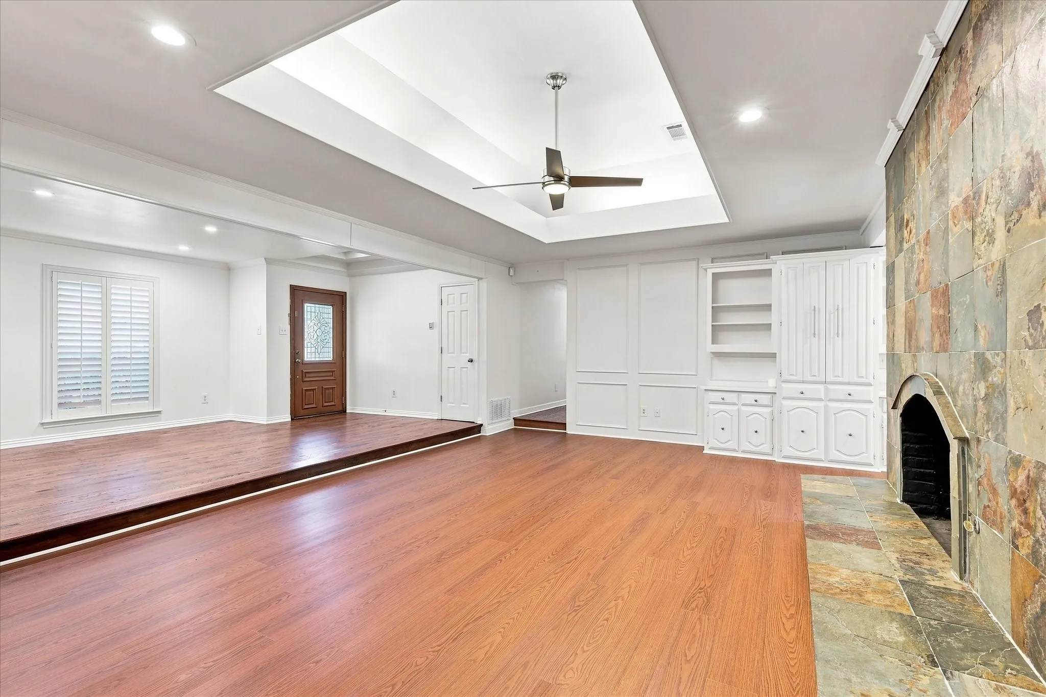 Single Family Residence For Sale in Dallas County , 8721 Flint Falls Drive, Dallas, Texas 75243, 4 Bedroom, 3 Bathroom, 2 Garage spaces, 2,189 Sqft, built in 1976, mls#21362465, Real Estate Agent in Dallas, Homes For Sale in Dallas county, Homes For Sale in Dallas, Realtor in Dallas Texas, Real Estate Brokerage Independent Realty Texas, Luminita Cordes Realtor