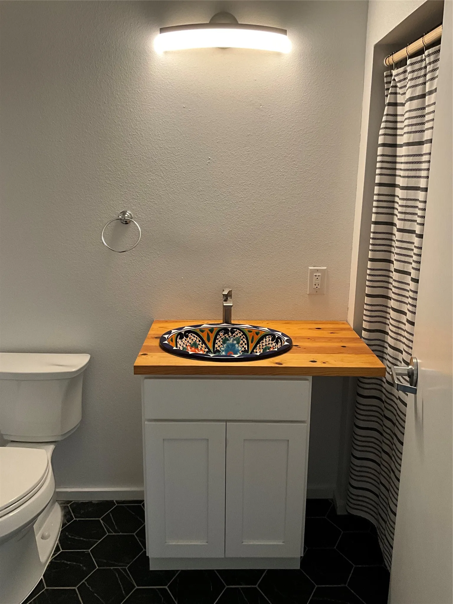 Apartment For Rent in Johnson County , 201 Chambers Street 202, Cleburne, Texas 76031, 1 Bedroom, 1 Bathroom, Garage spaces, 785 Sqft, built in 1900, mls#21362467, Real Estate Agent in Cleburne, Homes For Rent in Johnson county, Homes For Rent in Cleburne, Realtor in Cleburne Texas, Real Estate Brokerage Independent Realty Texas, Luminita Cordes Realtor