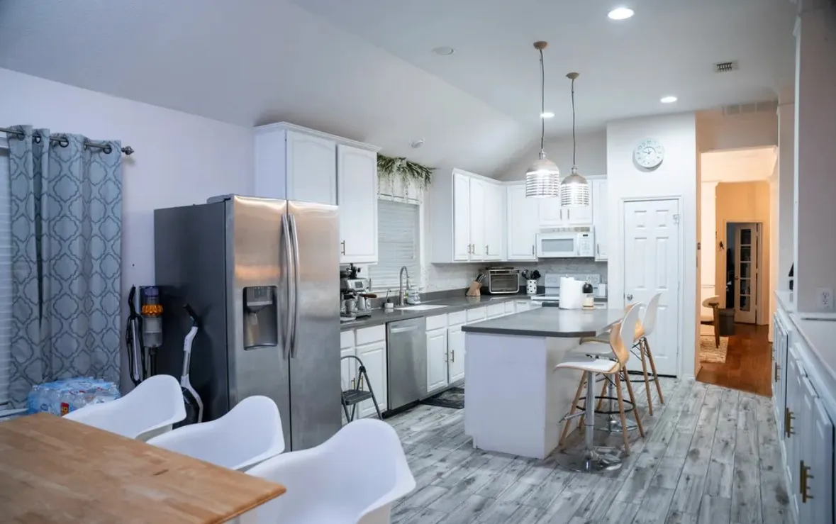 Single Family Residence For Rent in Tarrant County , 8241 Grayson Way, Watauga, Texas 76148, 4 Bedroom, 4 Bathroom, 2 Garage spaces, 3,185 Sqft, built in 2005, mls#21362463, Real Estate Agent in Watauga, Homes For Rent in Tarrant county, Homes For Rent in Watauga, Realtor in Watauga Texas, Real Estate Brokerage Independent Realty Texas, Luminita Cordes Realtor