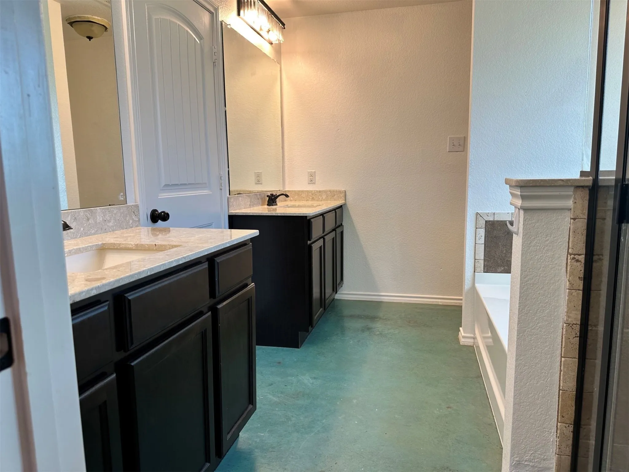 Single Family Residence For Sale in Erath County , 805 Wind Song, Stephenville, Texas 76401, 3 Bedroom, 2 Bathroom, 2 Garage spaces, 1,628 Sqft, built in 2015, mls#21361383, Real Estate Agent in Stephenville, Homes For Sale in Erath county, Homes For Sale in Stephenville, Realtor in Stephenville Texas, Real Estate Brokerage Independent Realty Texas, Luminita Cordes Realtor