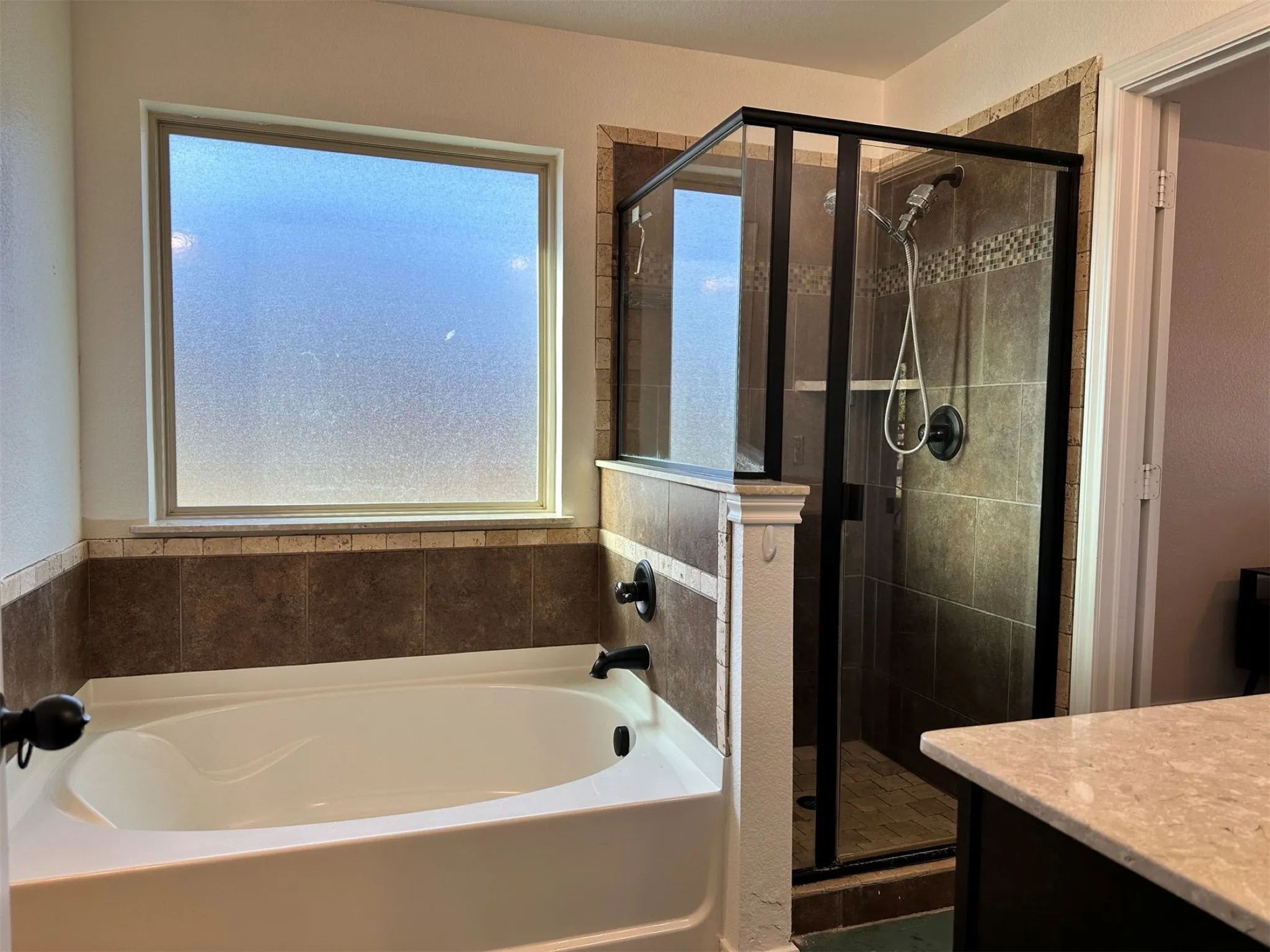 Single Family Residence For Sale in Erath County , 805 Wind Song, Stephenville, Texas 76401, 3 Bedroom, 2 Bathroom, 2 Garage spaces, 1,628 Sqft, built in 2015, mls#21361383, Real Estate Agent in Stephenville, Homes For Sale in Erath county, Homes For Sale in Stephenville, Realtor in Stephenville Texas, Real Estate Brokerage Independent Realty Texas, Luminita Cordes Realtor