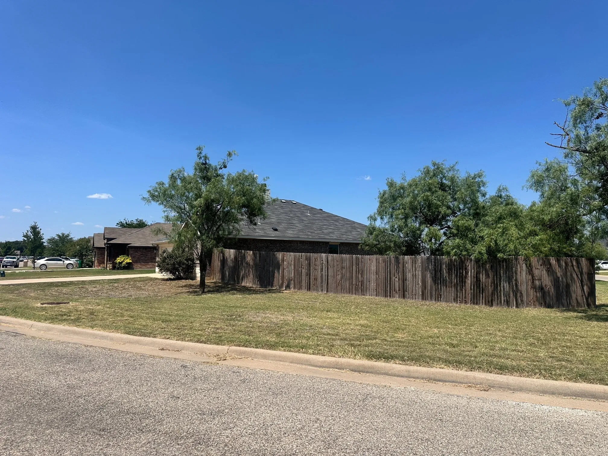 Single Family Residence For Sale in Erath County , 805 Wind Song, Stephenville, Texas 76401, 3 Bedroom, 2 Bathroom, 2 Garage spaces, 1,628 Sqft, built in 2015, mls#21361383, Real Estate Agent in Stephenville, Homes For Sale in Erath county, Homes For Sale in Stephenville, Realtor in Stephenville Texas, Real Estate Brokerage Independent Realty Texas, Luminita Cordes Realtor