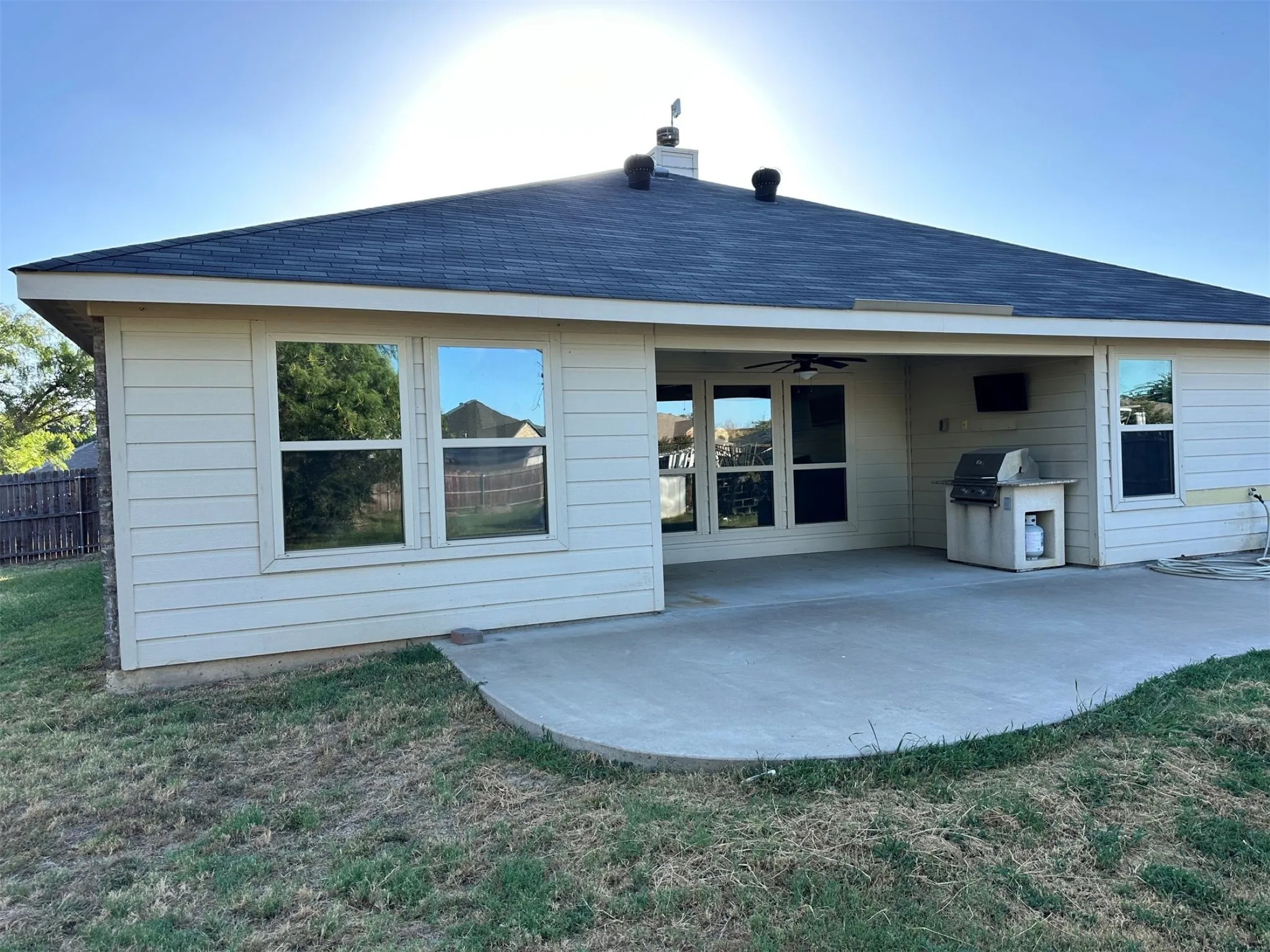 Single Family Residence For Sale in Erath County , 805 Wind Song, Stephenville, Texas 76401, 3 Bedroom, 2 Bathroom, 2 Garage spaces, 1,628 Sqft, built in 2015, mls#21361383, Real Estate Agent in Stephenville, Homes For Sale in Erath county, Homes For Sale in Stephenville, Realtor in Stephenville Texas, Real Estate Brokerage Independent Realty Texas, Luminita Cordes Realtor