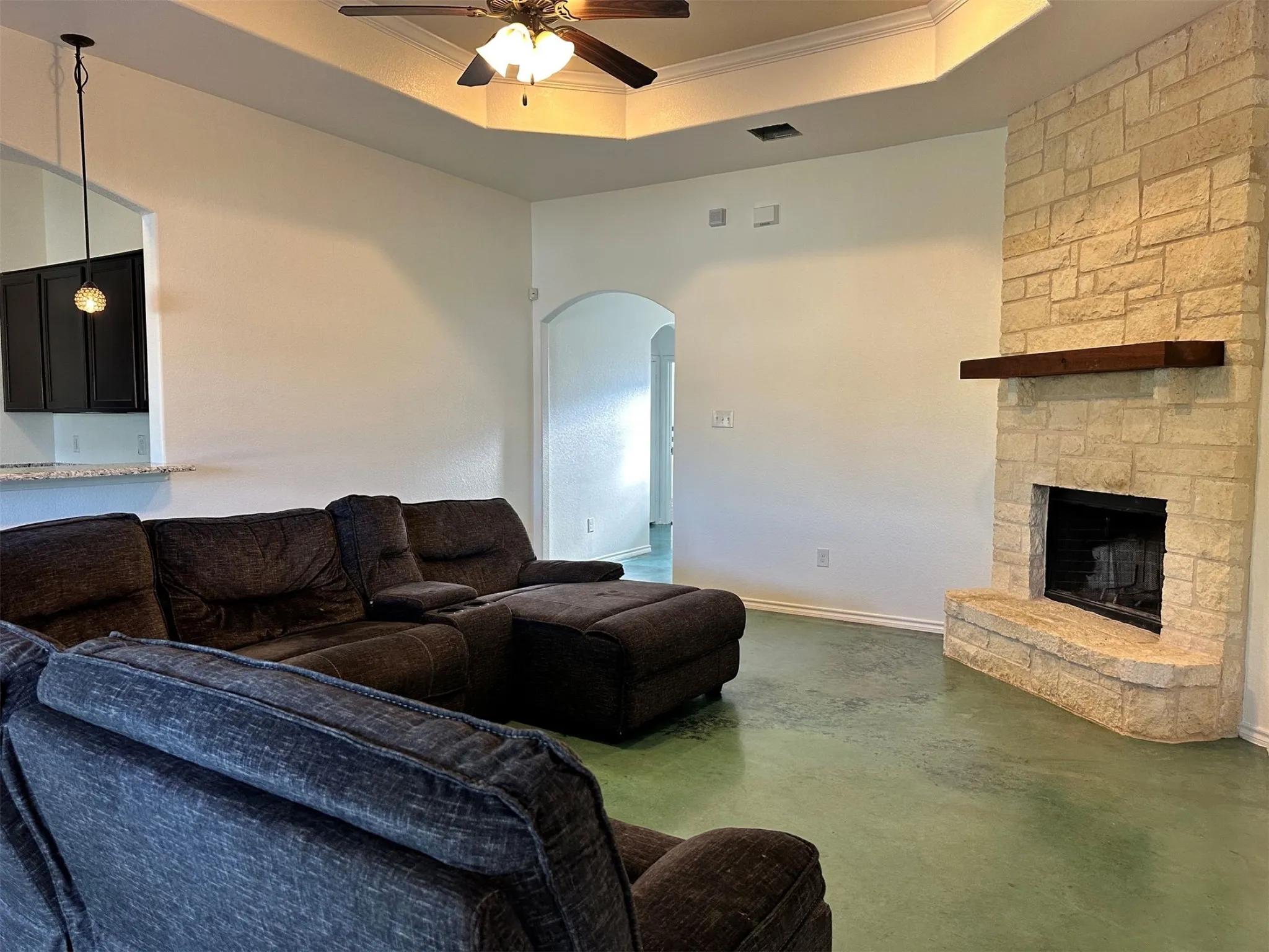 Single Family Residence For Sale in Erath County , 805 Wind Song, Stephenville, Texas 76401, 3 Bedroom, 2 Bathroom, 2 Garage spaces, 1,628 Sqft, built in 2015, mls#21361383, Real Estate Agent in Stephenville, Homes For Sale in Erath county, Homes For Sale in Stephenville, Realtor in Stephenville Texas, Real Estate Brokerage Independent Realty Texas, Luminita Cordes Realtor