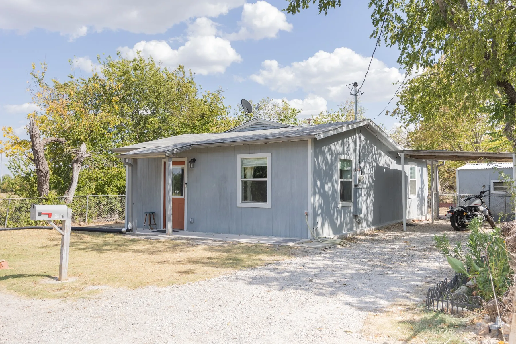 Single Family Residence For Sale in Palo Pinto County , 1206 9th Street, Mineral Wells, Texas 76067, 2 Bedroom, 2 Bathroom, Garage spaces, 872 Sqft, built in 1953, mls#21350448, Real Estate Agent in Mineral Wells, Homes For Sale in Palo Pinto county, Homes For Sale in Mineral Wells, Realtor in Mineral Wells Texas, Real Estate Brokerage Independent Realty Texas, Luminita Cordes Realtor