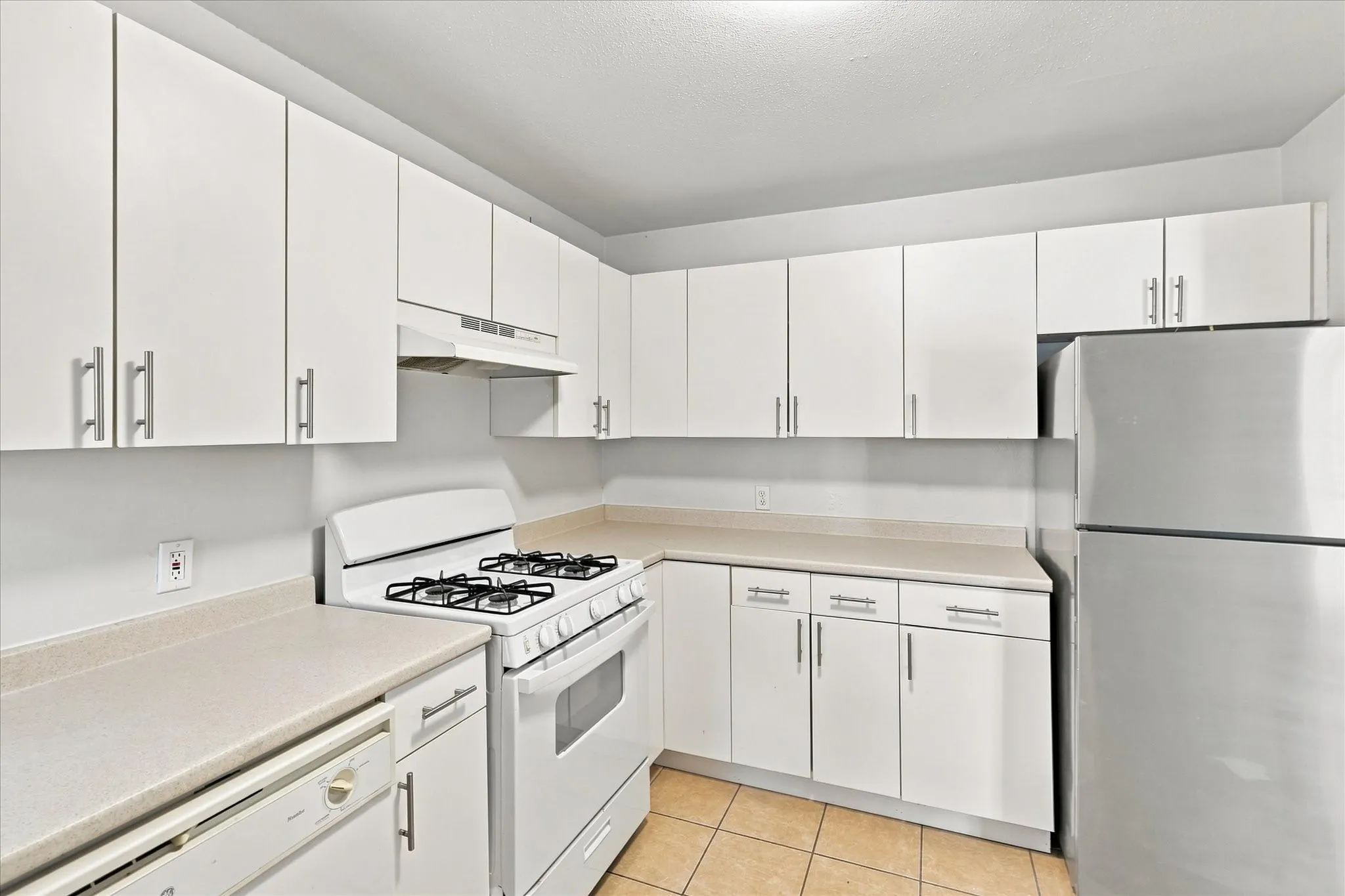Single Family Residence For Sale in Dallas County , 2125 Housley Drive, Dallas, Texas 75228, 3 Bedroom, 1 Bathroom, Garage spaces, 1,278 Sqft, built in 1953, Price $240,000, mls#21362471, Real Estate Agent in Dallas, Homes For Sale in Dallas county, Homes For Sale in Dallas, Realtor in Dallas Texas, Real Estate Brokerage Independent Realty Texas, Luminita Cordes Realtor
