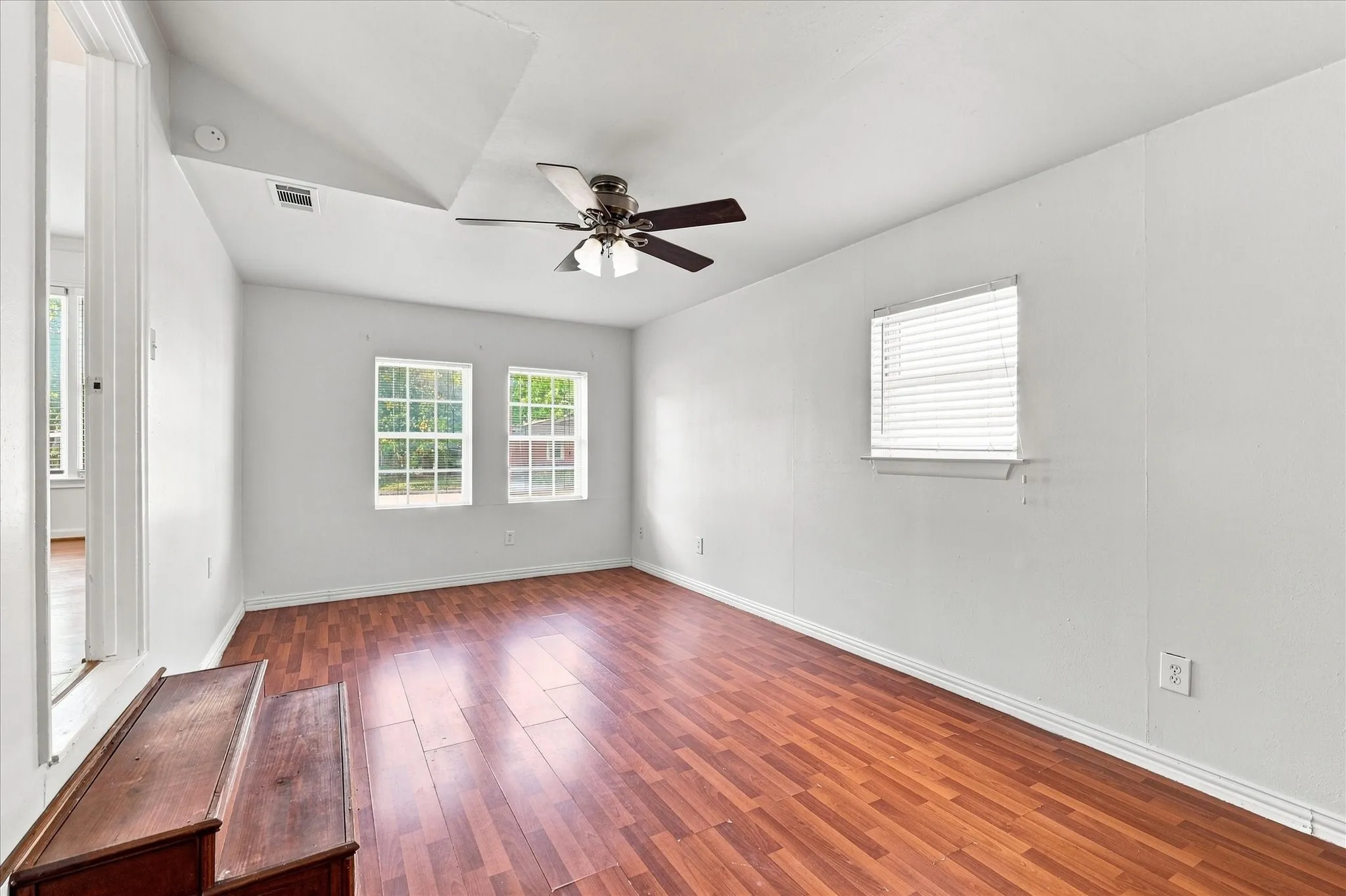 Single Family Residence For Sale in Dallas County , 2125 Housley Drive, Dallas, Texas 75228, 3 Bedroom, 1 Bathroom, Garage spaces, 1,278 Sqft, built in 1953, Price $240,000, mls#21362471, Real Estate Agent in Dallas, Homes For Sale in Dallas county, Homes For Sale in Dallas, Realtor in Dallas Texas, Real Estate Brokerage Independent Realty Texas, Luminita Cordes Realtor
