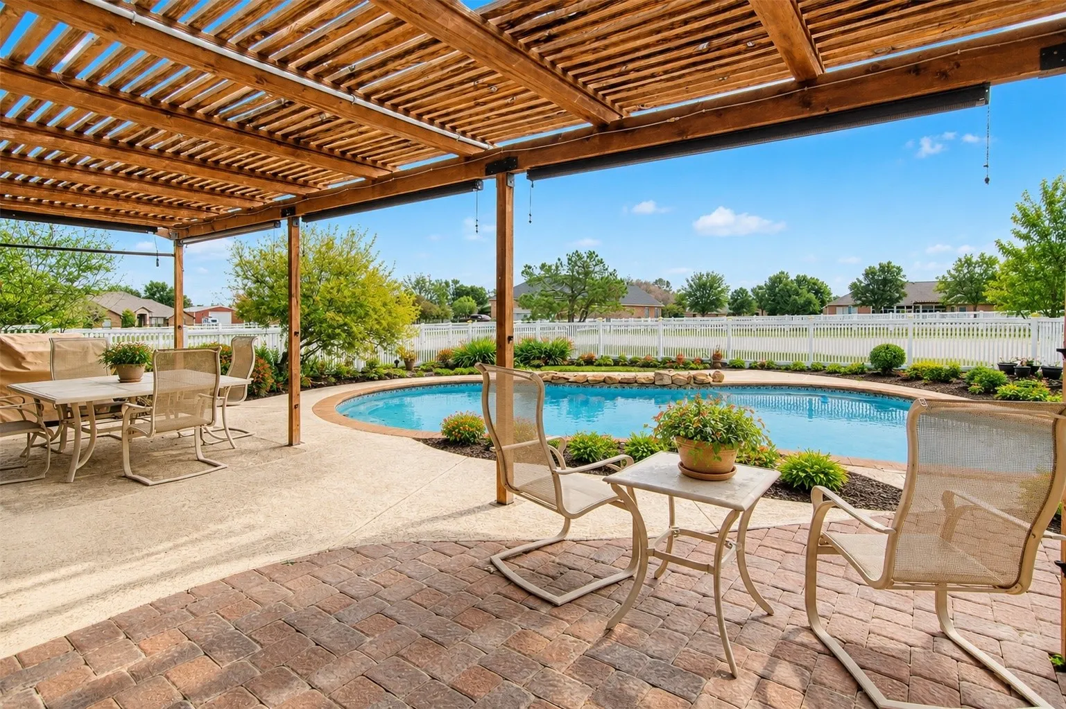 Single Family Residence For Sale in Tarrant County , 1908 Meadow Springs Drive, Haslet, Texas 76052, 4 Bedroom, 4 Bathroom, 5 Garage spaces, 2,870 Sqft, built in 2001, mls#21362457, Real Estate Agent in Haslet, Homes For Sale in Tarrant county, Homes For Sale in Haslet, Realtor in Haslet Texas, Real Estate Brokerage Independent Realty Texas, Luminita Cordes Realtor
