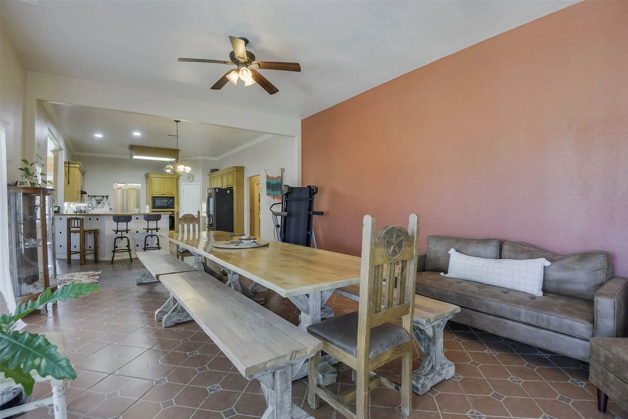 Single Family Residence For Sale in Ellis County , 137 Cactus Road, Waxahachie, Texas 75165, 4 Bedroom, 3 Bathroom, 3 Garage spaces, 2,835 Sqft, built in 1999, mls#21361544, Real Estate Agent in Waxahachie, Homes For Sale in Ellis county, Homes For Sale in Waxahachie, Realtor in Waxahachie Texas, Real Estate Brokerage Independent Realty Texas, Luminita Cordes Realtor