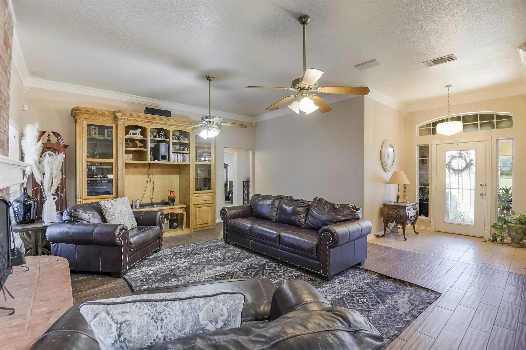 Single Family Residence For Sale in Ellis County , 137 Cactus Road, Waxahachie, Texas 75165, 4 Bedroom, 3 Bathroom, 3 Garage spaces, 2,835 Sqft, built in 1999, mls#21361544, Real Estate Agent in Waxahachie, Homes For Sale in Ellis county, Homes For Sale in Waxahachie, Realtor in Waxahachie Texas, Real Estate Brokerage Independent Realty Texas, Luminita Cordes Realtor
