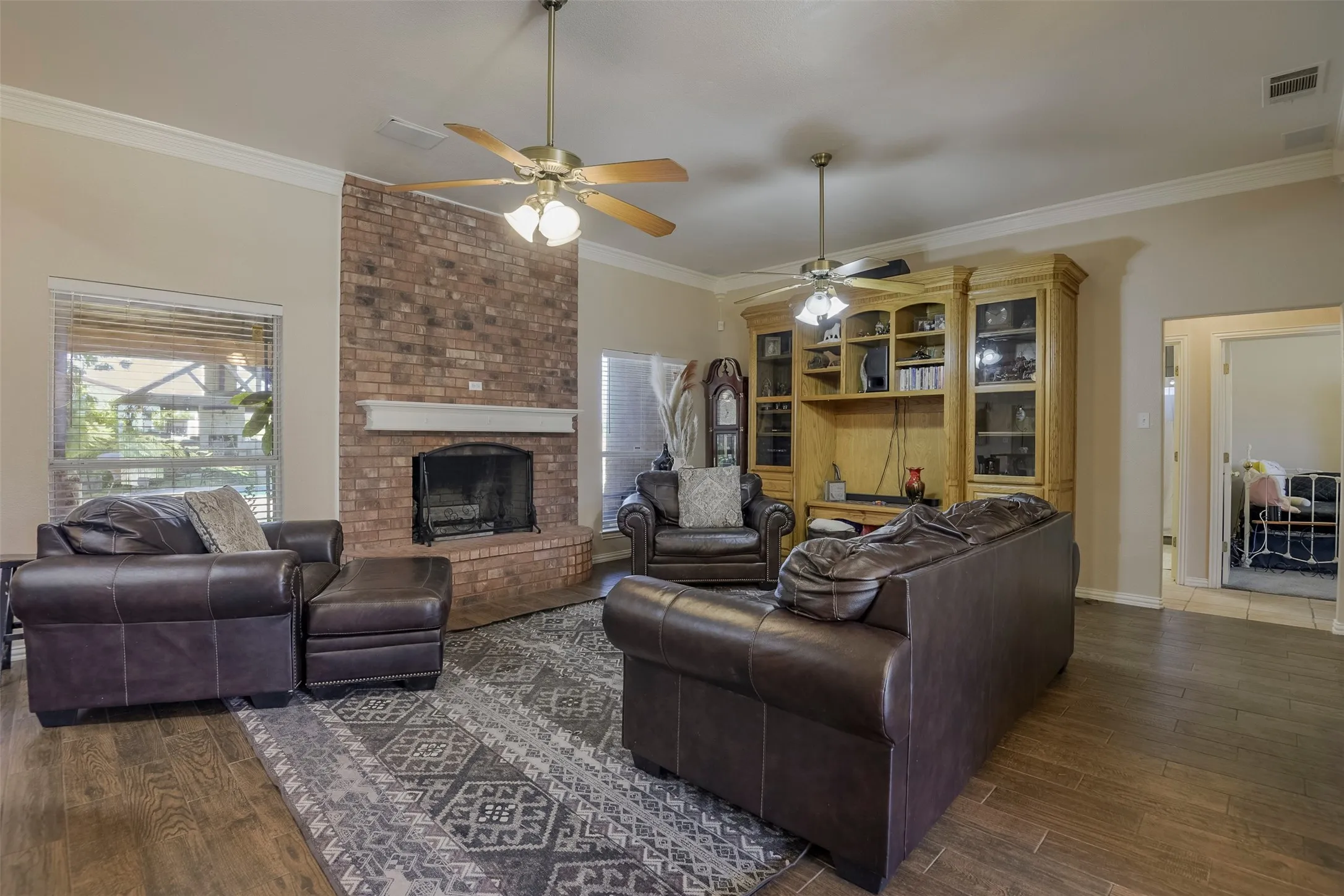 Single Family Residence For Sale in Ellis County , 137 Cactus Road, Waxahachie, Texas 75165, 4 Bedroom, 3 Bathroom, 3 Garage spaces, 2,835 Sqft, built in 1999, mls#21361544, Real Estate Agent in Waxahachie, Homes For Sale in Ellis county, Homes For Sale in Waxahachie, Realtor in Waxahachie Texas, Real Estate Brokerage Independent Realty Texas, Luminita Cordes Realtor