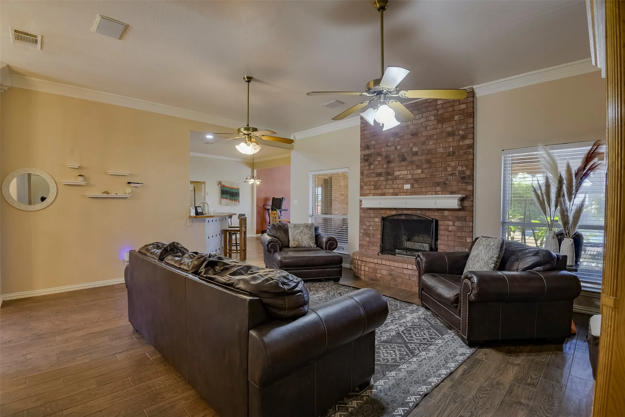 Single Family Residence For Sale in Ellis County , 137 Cactus Road, Waxahachie, Texas 75165, 4 Bedroom, 3 Bathroom, 3 Garage spaces, 2,835 Sqft, built in 1999, mls#21361544, Real Estate Agent in Waxahachie, Homes For Sale in Ellis county, Homes For Sale in Waxahachie, Realtor in Waxahachie Texas, Real Estate Brokerage Independent Realty Texas, Luminita Cordes Realtor