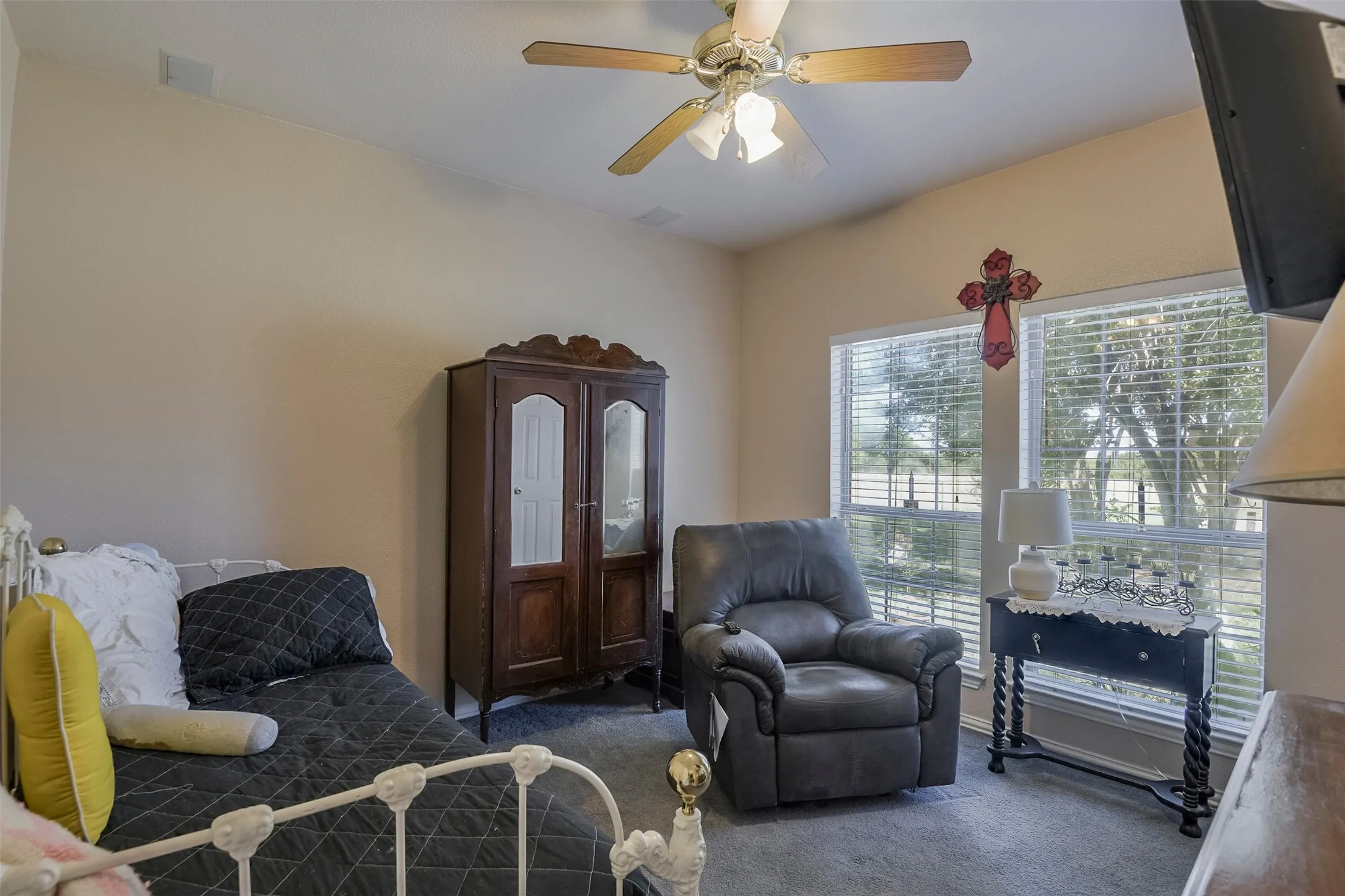 Single Family Residence For Sale in Ellis County , 137 Cactus Road, Waxahachie, Texas 75165, 4 Bedroom, 3 Bathroom, 3 Garage spaces, 2,835 Sqft, built in 1999, mls#21361544, Real Estate Agent in Waxahachie, Homes For Sale in Ellis county, Homes For Sale in Waxahachie, Realtor in Waxahachie Texas, Real Estate Brokerage Independent Realty Texas, Luminita Cordes Realtor