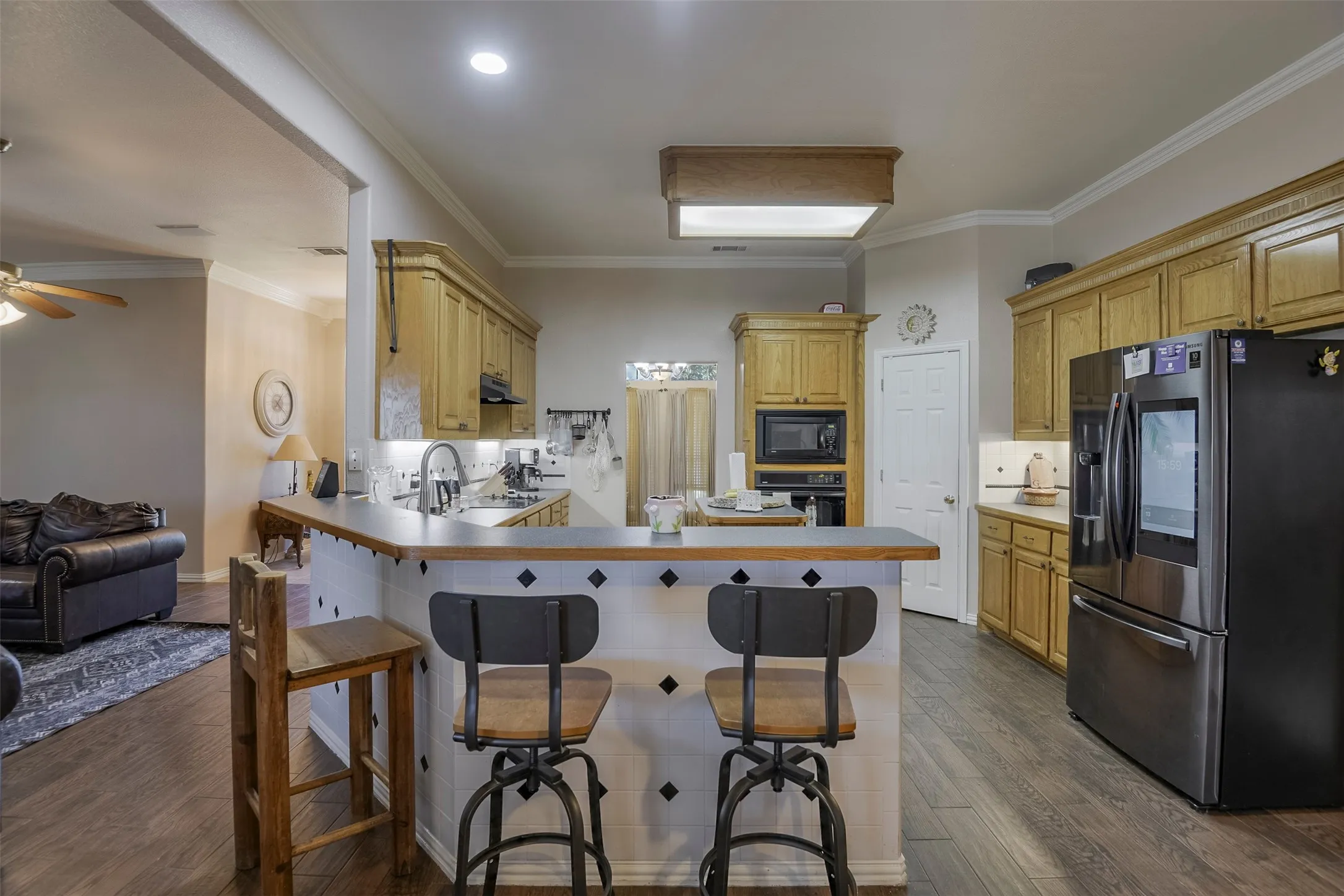 Single Family Residence For Sale in Ellis County , 137 Cactus Road, Waxahachie, Texas 75165, 4 Bedroom, 3 Bathroom, 3 Garage spaces, 2,835 Sqft, built in 1999, mls#21361544, Real Estate Agent in Waxahachie, Homes For Sale in Ellis county, Homes For Sale in Waxahachie, Realtor in Waxahachie Texas, Real Estate Brokerage Independent Realty Texas, Luminita Cordes Realtor