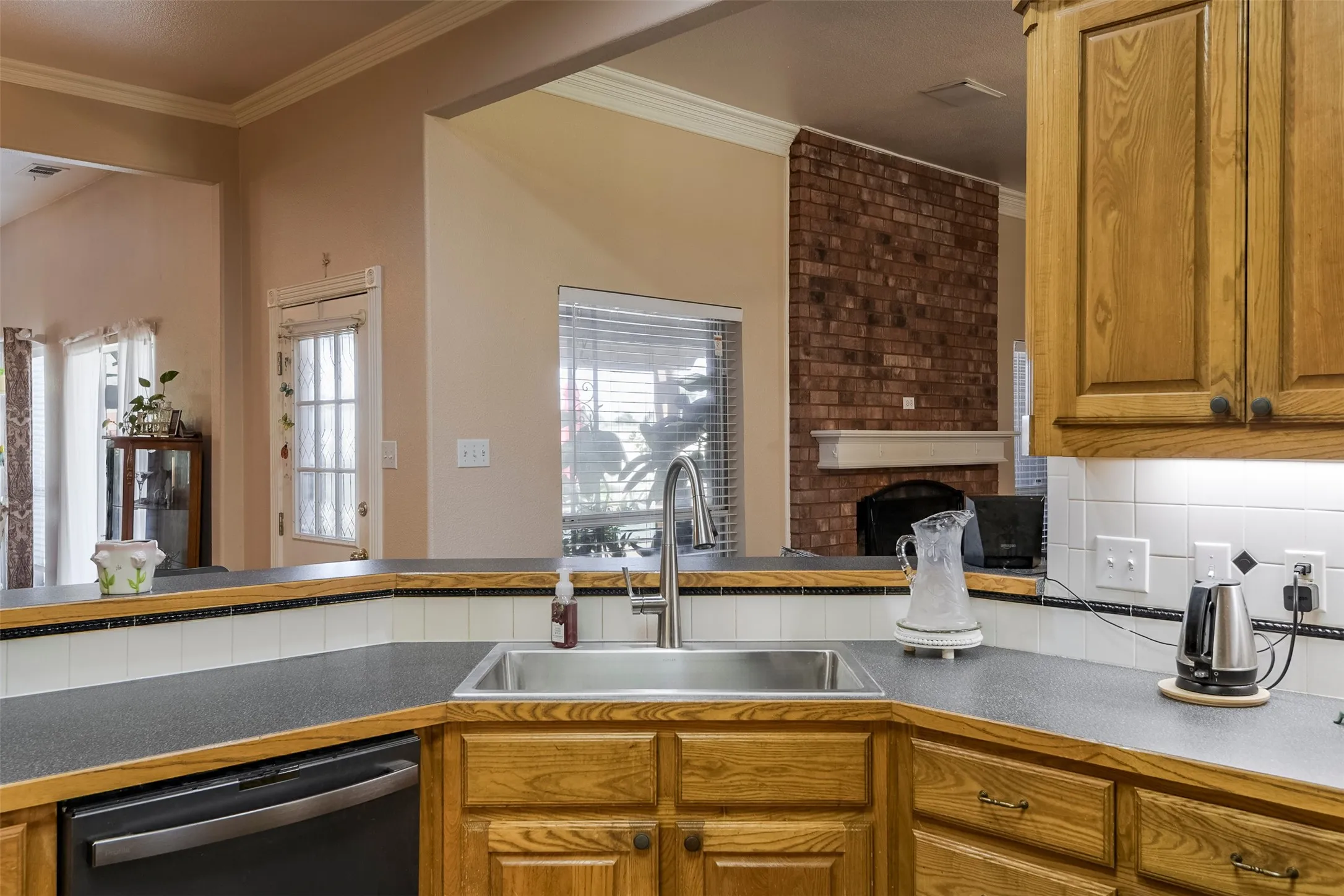 Single Family Residence For Sale in Ellis County , 137 Cactus Road, Waxahachie, Texas 75165, 4 Bedroom, 3 Bathroom, 3 Garage spaces, 2,835 Sqft, built in 1999, mls#21361544, Real Estate Agent in Waxahachie, Homes For Sale in Ellis county, Homes For Sale in Waxahachie, Realtor in Waxahachie Texas, Real Estate Brokerage Independent Realty Texas, Luminita Cordes Realtor
