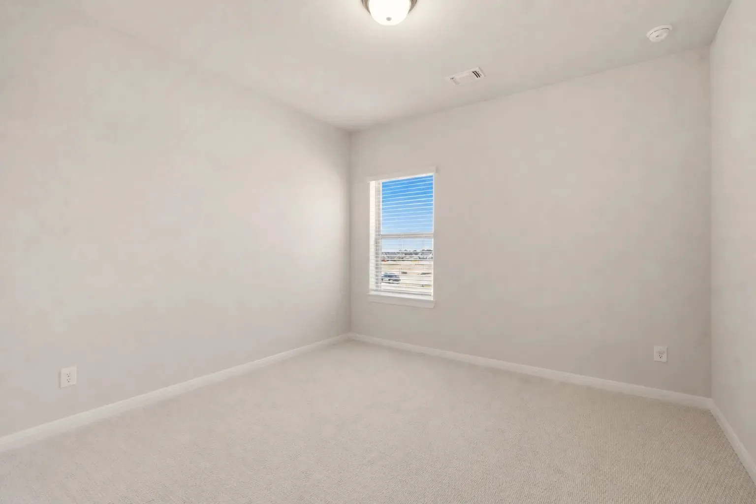 Upstairs bedroom 2.