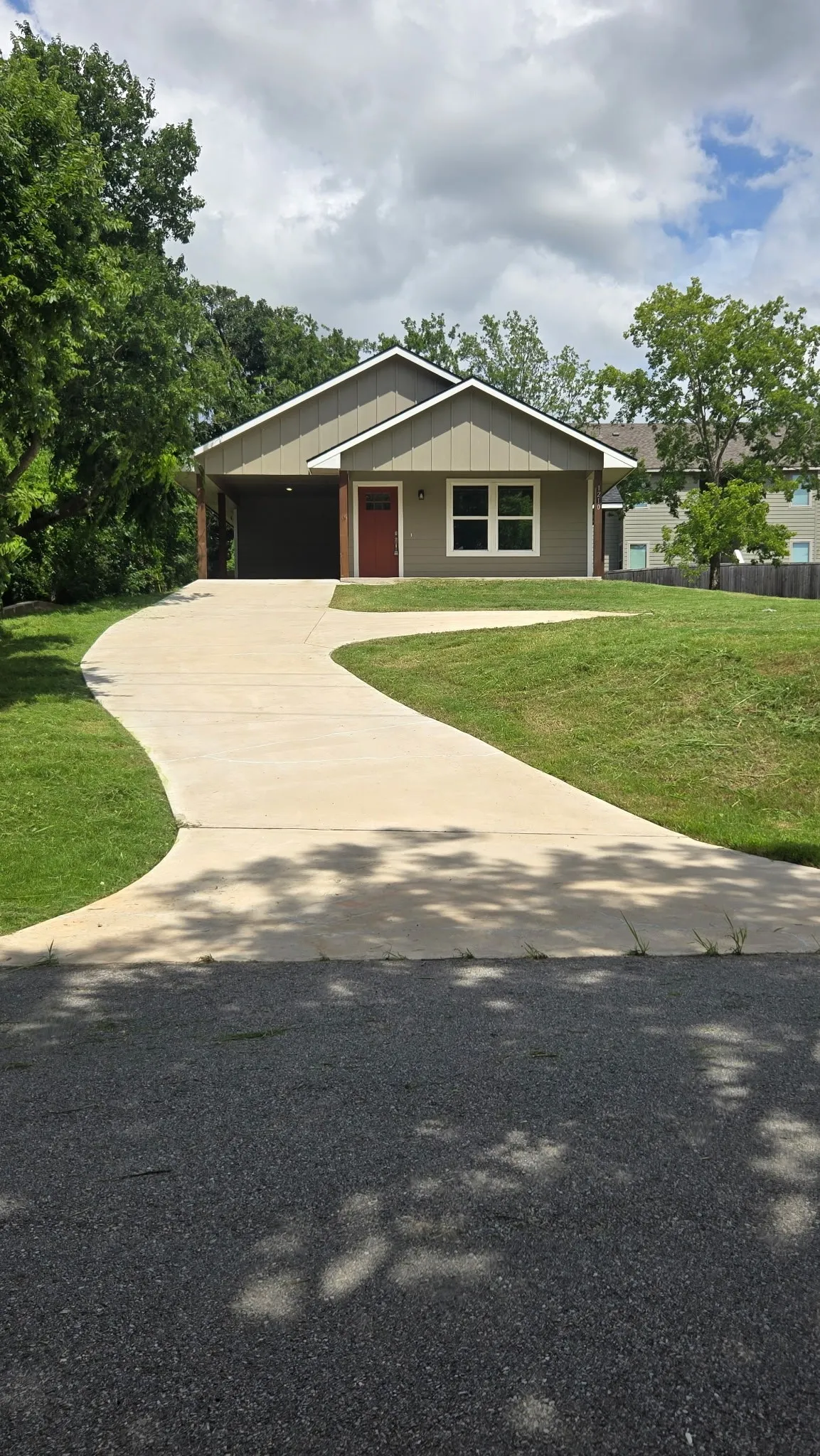 Single Family Residence For Sale in Grayson County , 1210 S Travis Avenue, Denison, Texas 75021, 3 Bedroom, 2 Bathroom, Garage spaces, 1,329 Sqft, built in 2024, Price $219,990, mls#21362488, Real Estate Agent in Denison, Homes For Sale in Grayson county, Homes For Sale in Denison, Realtor in Denison Texas, Real Estate Brokerage Independent Realty Texas, Luminita Cordes Realtor