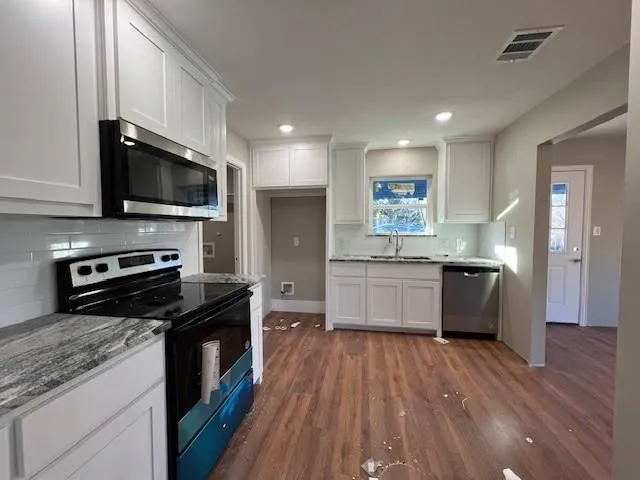 Single Family Residence For Sale in Grayson County , 1210 S Travis Avenue, Denison, Texas 75021, 3 Bedroom, 2 Bathroom, Garage spaces, 1,329 Sqft, built in 2024, Price $219,990, mls#21362488, Real Estate Agent in Denison, Homes For Sale in Grayson county, Homes For Sale in Denison, Realtor in Denison Texas, Real Estate Brokerage Independent Realty Texas, Luminita Cordes Realtor