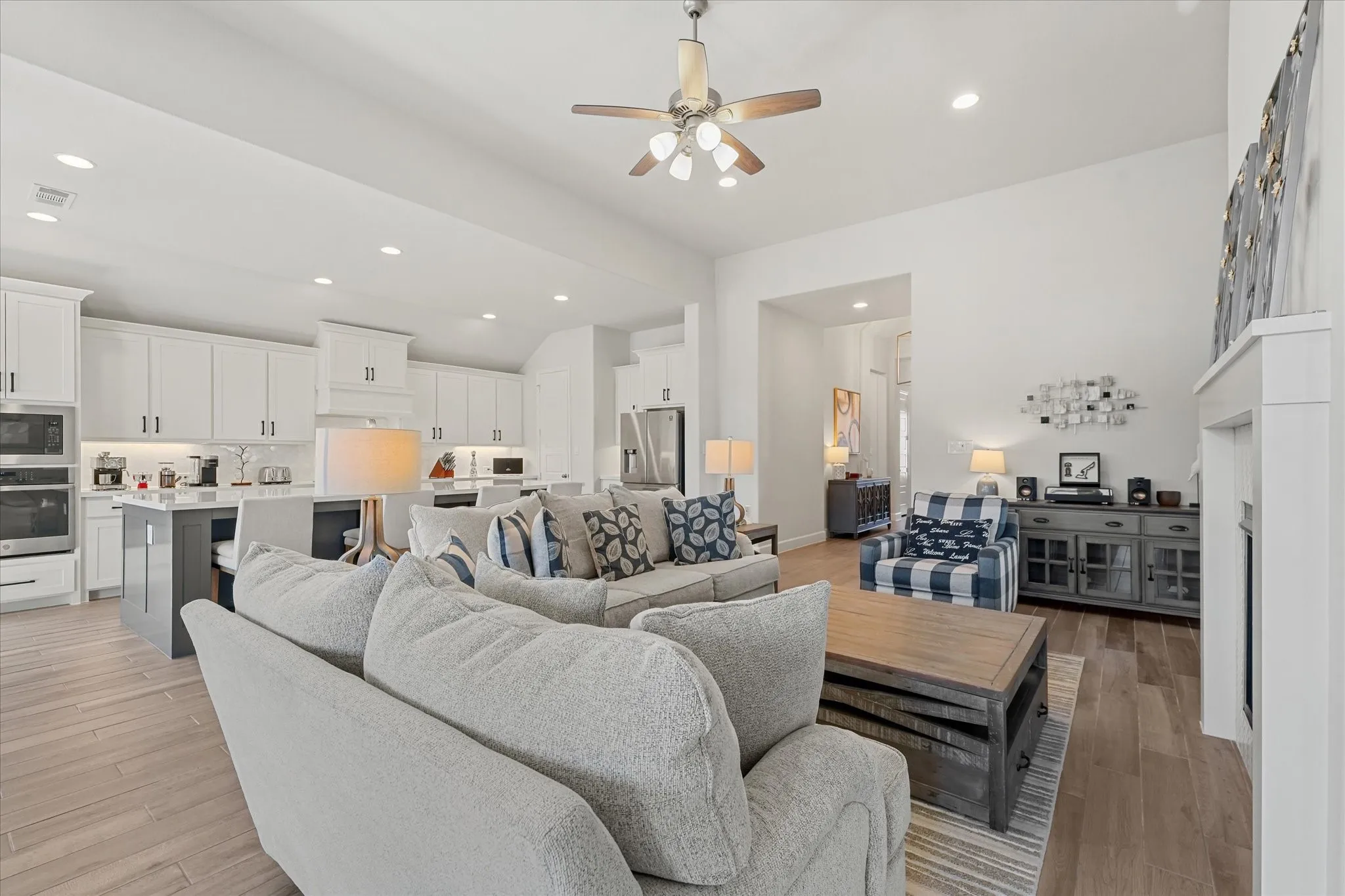 Single Family Residence For Rent in Denton County , 3316 Honey Suckle Lane, Little Elm, Texas 75068, 4 Bedroom, 4 Bathroom, 3 Garage spaces, 2,900 Sqft, built in 2023, mls#21362483, Real Estate Agent in Little Elm, Homes For Rent in Denton county, Homes For Rent in Little Elm, Realtor in Little Elm Texas, Real Estate Brokerage Independent Realty Texas, Luminita Cordes Realtor