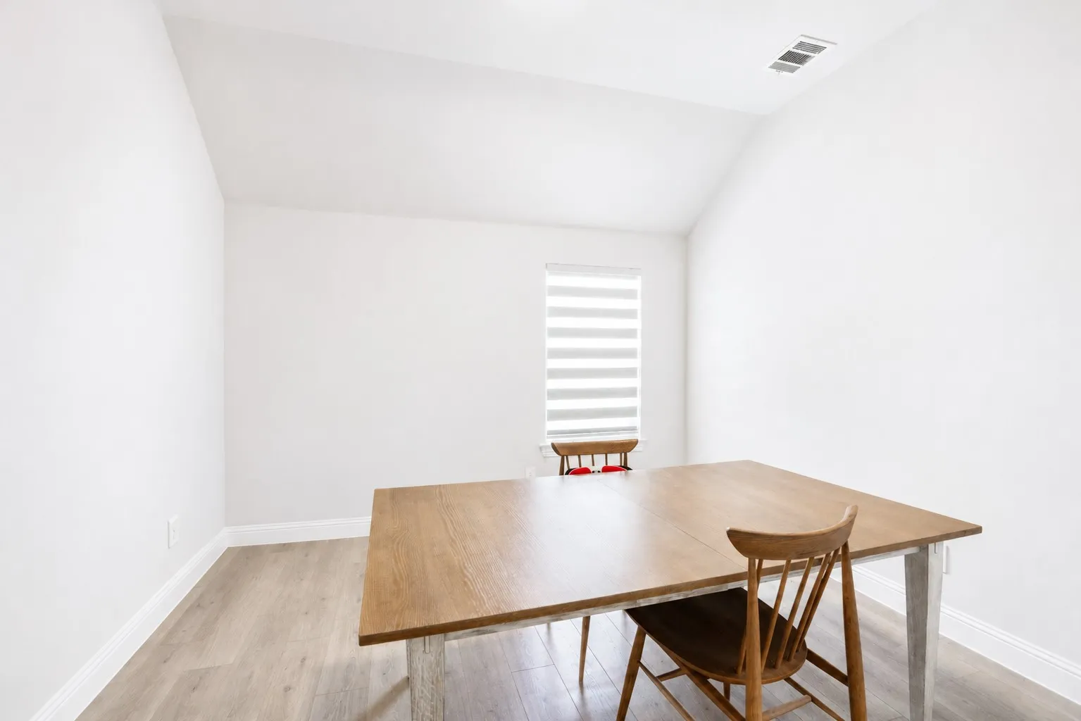 Single Family Residence For Sale in Dallas County , 1655 Fagan Street, Farmers Branch, Texas 75234, 4 Bedroom, 4 Bathroom, 3 Garage spaces, 3,288 Sqft, built in 2021, mls#21356716, Real Estate Agent in Farmers Branch, Homes For Sale in Dallas county, Homes For Sale in Farmers Branch, Realtor in Farmers Branch Texas, Real Estate Brokerage Independent Realty Texas, Luminita Cordes Realtor