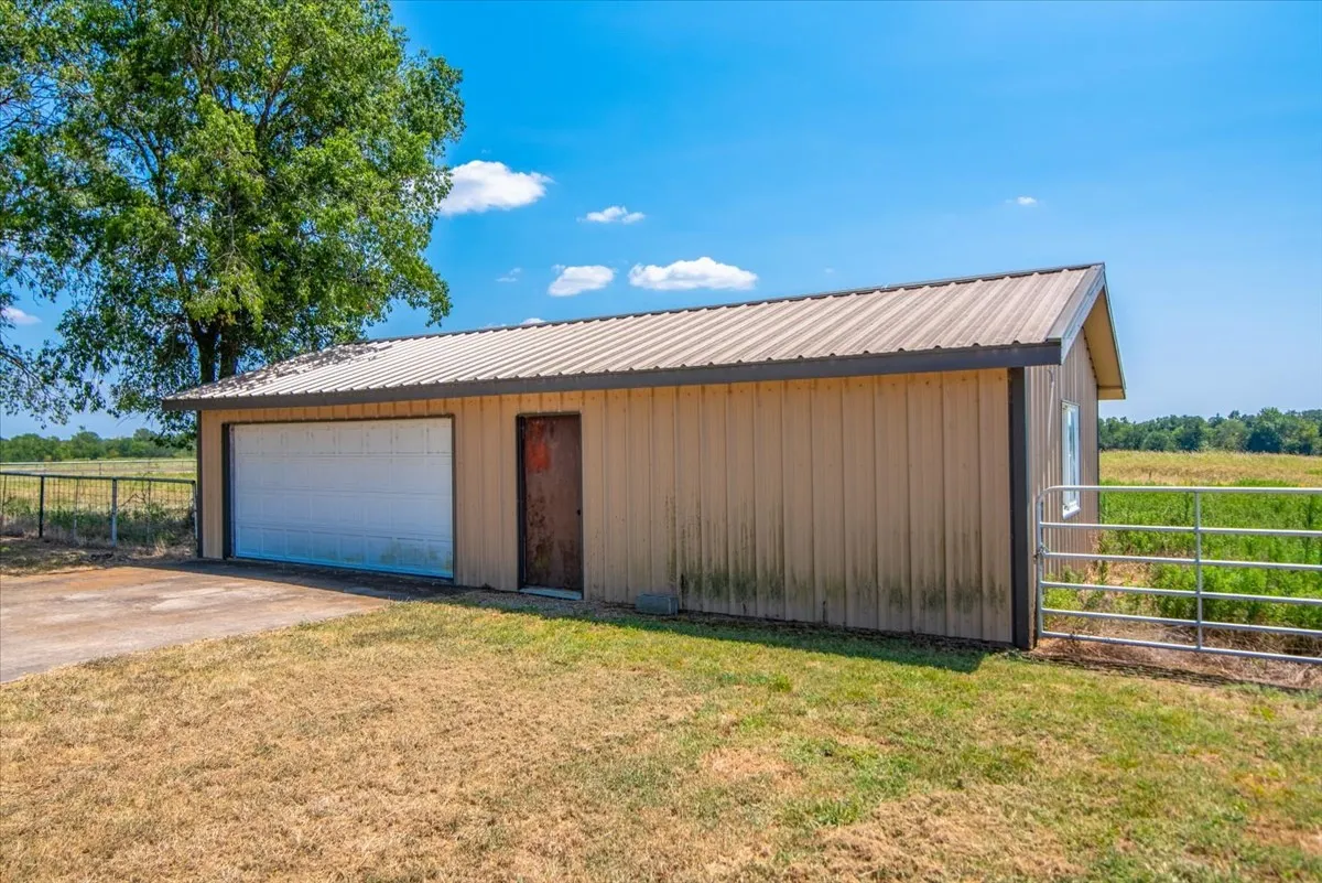 Improved Land For Sale in Fannin County , tbd Hwy 34, Ladonia, Texas 75449, 0, 0, Garage spaces, 0 Sqft, built in 0, Price $1,900,000, mls#21362516, Real Estate Agent in Ladonia, Homes For Sale in Fannin county, Homes For Sale in Ladonia, Realtor in Ladonia Texas, Real Estate Brokerage Independent Realty Texas, Luminita Cordes Realtor