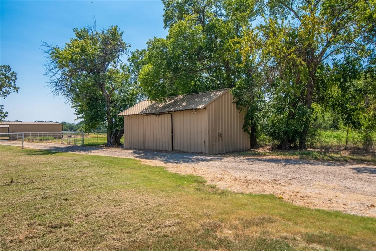 Improved Land For Sale in Fannin County , tbd Hwy 34, Ladonia, Texas 75449, 0, 0, Garage spaces, 0 Sqft, built in 0, Price $1,900,000, mls#21362516, Real Estate Agent in Ladonia, Homes For Sale in Fannin county, Homes For Sale in Ladonia, Realtor in Ladonia Texas, Real Estate Brokerage Independent Realty Texas, Luminita Cordes Realtor