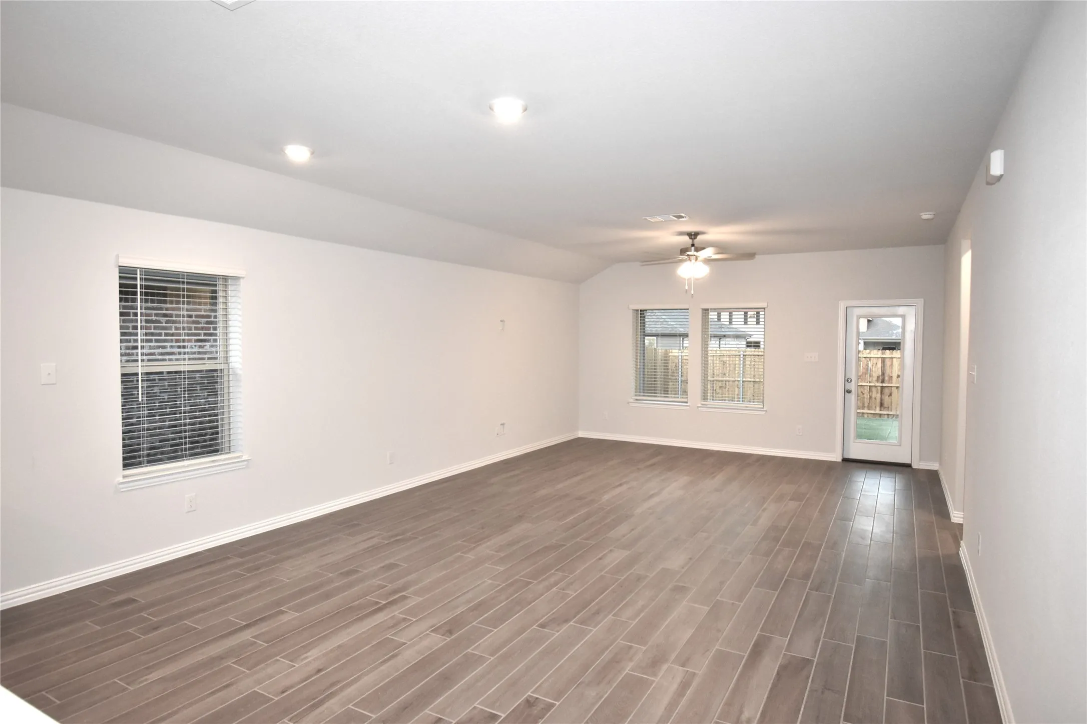Single Family Residence For Rent in Denton County , 5408 Locke Drive, Denton, Texas 76207, 4 Bedroom, 2 Bathroom, 2 Garage spaces, 1,854 Sqft, built in 2025, mls#21362525, Real Estate Agent in Denton, Homes For Rent in Denton county, Homes For Rent in Denton, Realtor in Denton Texas, Real Estate Brokerage Independent Realty Texas, Luminita Cordes Realtor