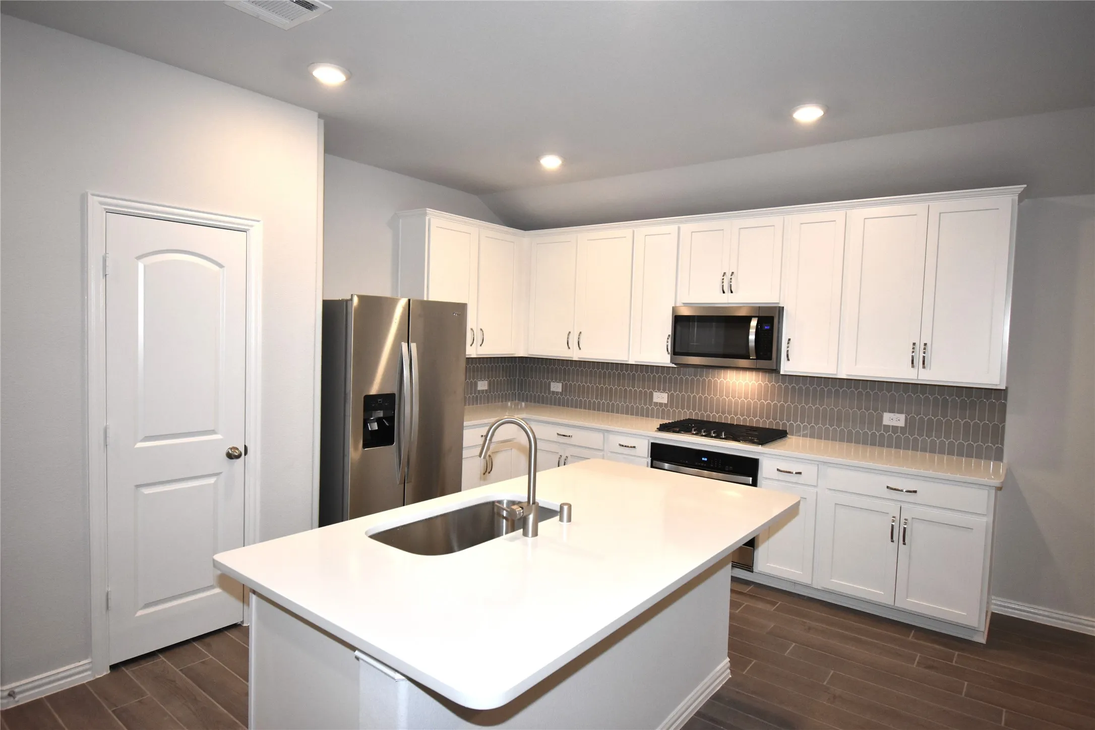 Single Family Residence For Rent in Denton County , 5408 Locke Drive, Denton, Texas 76207, 4 Bedroom, 2 Bathroom, 2 Garage spaces, 1,854 Sqft, built in 2025, mls#21362525, Real Estate Agent in Denton, Homes For Rent in Denton county, Homes For Rent in Denton, Realtor in Denton Texas, Real Estate Brokerage Independent Realty Texas, Luminita Cordes Realtor