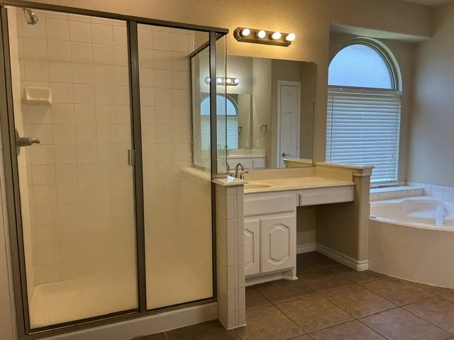 Single Family Residence For Sale in Tarrant County , 4637 Poplar Ridge Drive, Fort Worth, Texas 76123, 6 Bedroom, 4 Bathroom, 2 Garage spaces, 4,233 Sqft, built in 2008, Price $498,500, mls#21350708, Real Estate Agent in Fort Worth, Homes For Sale in Tarrant county, Homes For Sale in Fort Worth, Realtor in Fort Worth Texas, Real Estate Brokerage Independent Realty Texas, Luminita Cordes Realtor