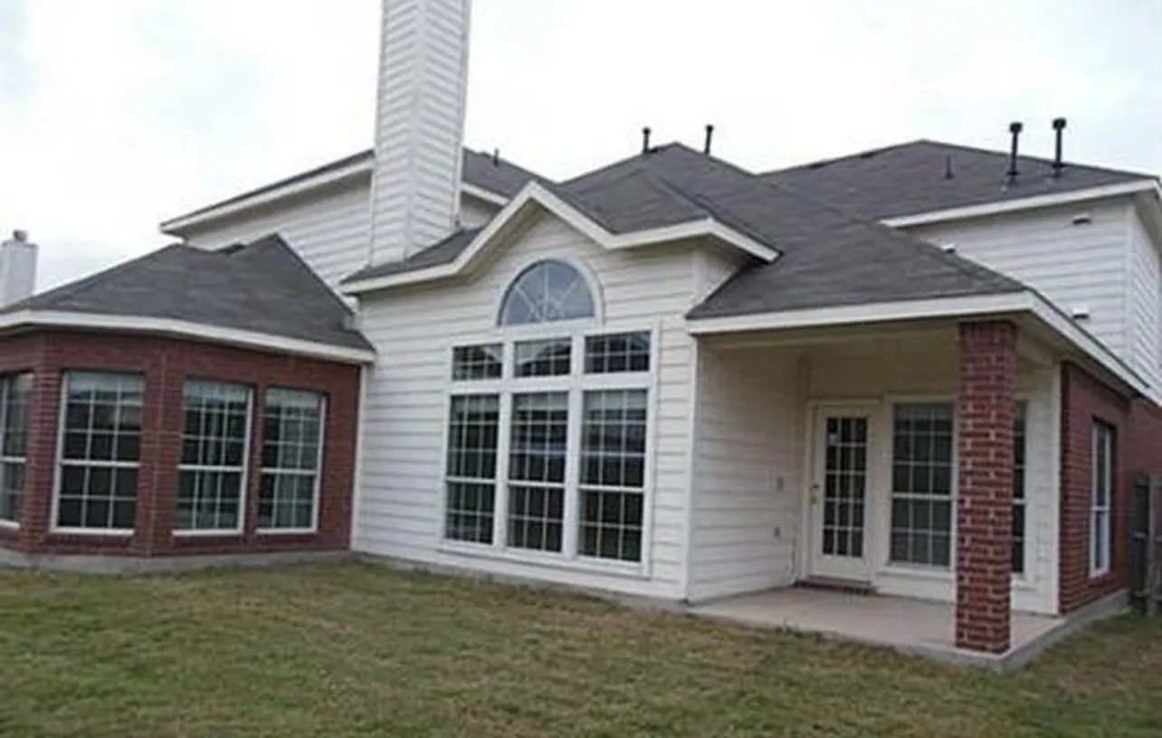 Single Family Residence For Sale in Tarrant County , 4637 Poplar Ridge Drive, Fort Worth, Texas 76123, 6 Bedroom, 4 Bathroom, 2 Garage spaces, 4,233 Sqft, built in 2008, Price $498,500, mls#21350708, Real Estate Agent in Fort Worth, Homes For Sale in Tarrant county, Homes For Sale in Fort Worth, Realtor in Fort Worth Texas, Real Estate Brokerage Independent Realty Texas, Luminita Cordes Realtor