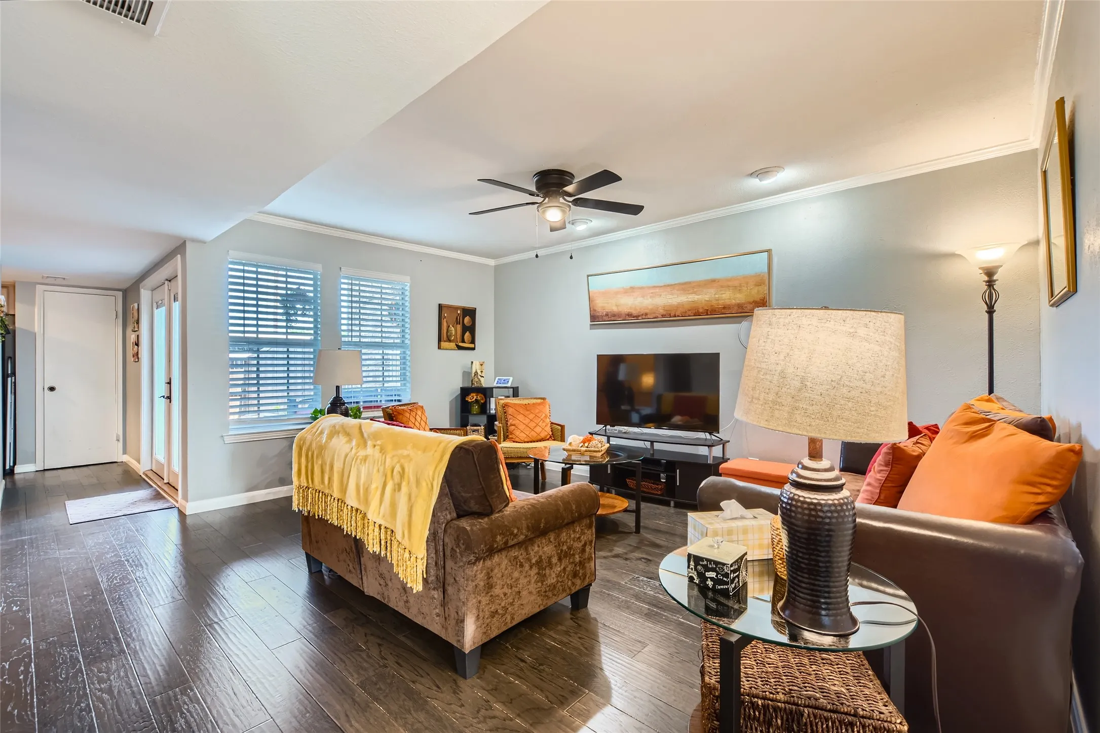 Townhouse For Sale in Dallas County , 511 Towne House Lane, Richardson, Texas 75081, 2 Bedroom, 3 Bathroom, 2 Garage spaces, 1,558 Sqft, built in 1973, mls#21361646, Real Estate Agent in Richardson, Homes For Sale in Dallas county, Homes For Sale in Richardson, Realtor in Richardson Texas, Real Estate Brokerage Independent Realty Texas, Luminita Cordes Realtor