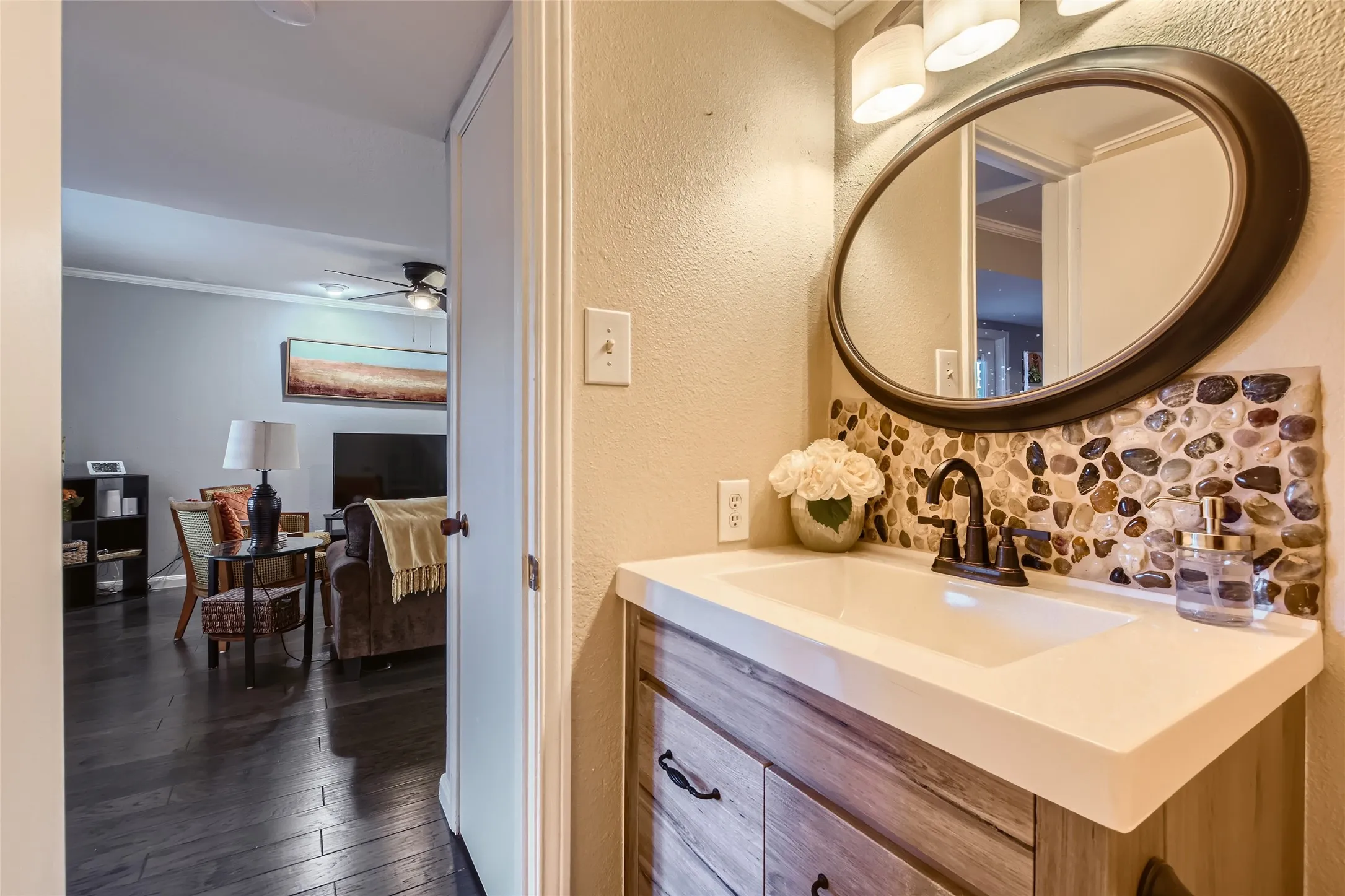 Townhouse For Sale in Dallas County , 511 Towne House Lane, Richardson, Texas 75081, 2 Bedroom, 3 Bathroom, 2 Garage spaces, 1,558 Sqft, built in 1973, mls#21361646, Real Estate Agent in Richardson, Homes For Sale in Dallas county, Homes For Sale in Richardson, Realtor in Richardson Texas, Real Estate Brokerage Independent Realty Texas, Luminita Cordes Realtor