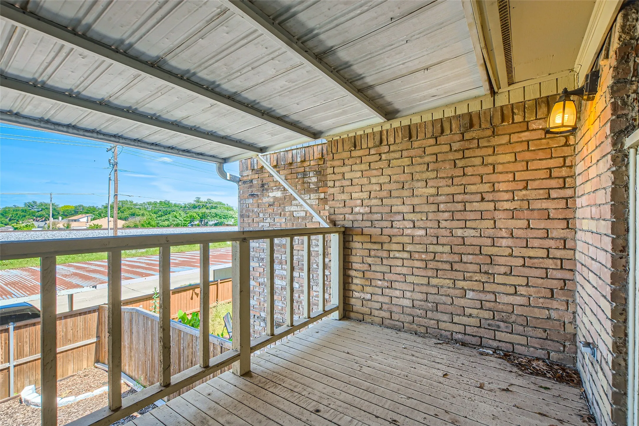 Townhouse For Sale in Dallas County , 511 Towne House Lane, Richardson, Texas 75081, 2 Bedroom, 3 Bathroom, 2 Garage spaces, 1,558 Sqft, built in 1973, mls#21361646, Real Estate Agent in Richardson, Homes For Sale in Dallas county, Homes For Sale in Richardson, Realtor in Richardson Texas, Real Estate Brokerage Independent Realty Texas, Luminita Cordes Realtor