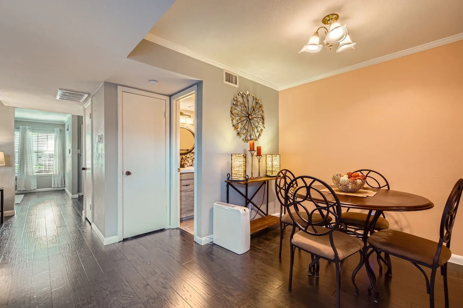 Townhouse For Sale in Dallas County , 511 Towne House Lane, Richardson, Texas 75081, 2 Bedroom, 3 Bathroom, 2 Garage spaces, 1,558 Sqft, built in 1973, mls#21361646, Real Estate Agent in Richardson, Homes For Sale in Dallas county, Homes For Sale in Richardson, Realtor in Richardson Texas, Real Estate Brokerage Independent Realty Texas, Luminita Cordes Realtor