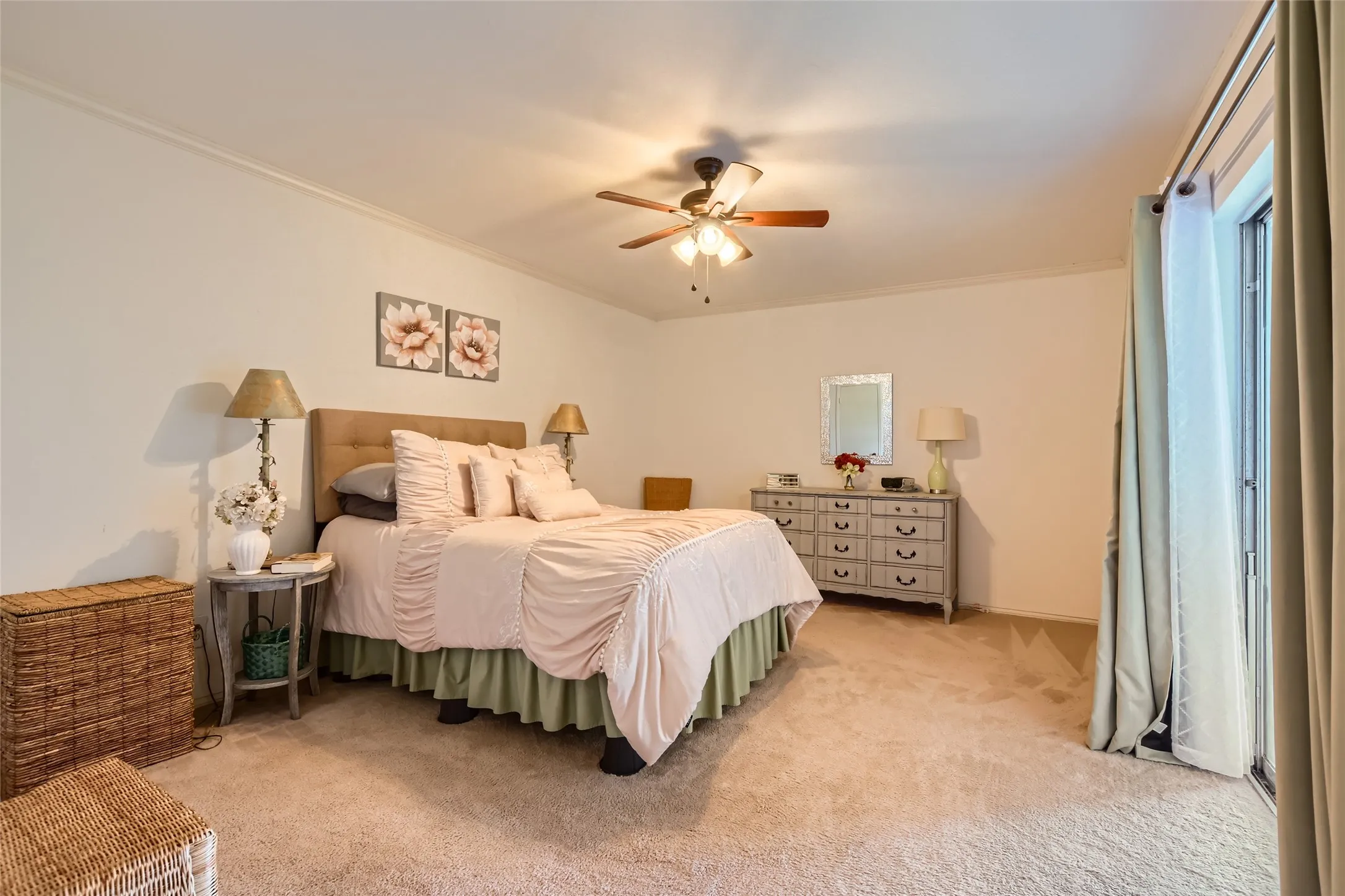 Townhouse For Sale in Dallas County , 511 Towne House Lane, Richardson, Texas 75081, 2 Bedroom, 3 Bathroom, 2 Garage spaces, 1,558 Sqft, built in 1973, mls#21361646, Real Estate Agent in Richardson, Homes For Sale in Dallas county, Homes For Sale in Richardson, Realtor in Richardson Texas, Real Estate Brokerage Independent Realty Texas, Luminita Cordes Realtor