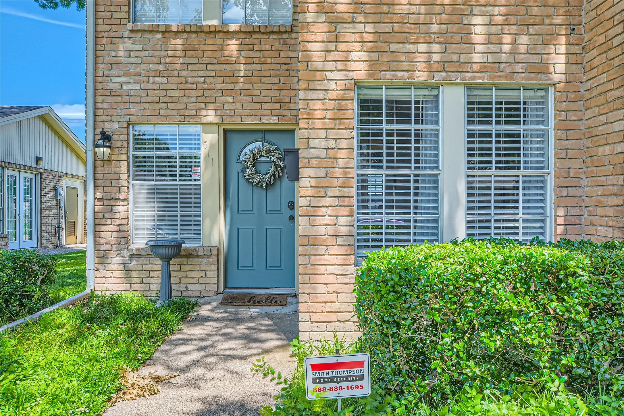Townhouse For Sale in Dallas County , 511 Towne House Lane, Richardson, Texas 75081, 2 Bedroom, 3 Bathroom, 2 Garage spaces, 1,558 Sqft, built in 1973, mls#21361646, Real Estate Agent in Richardson, Homes For Sale in Dallas county, Homes For Sale in Richardson, Realtor in Richardson Texas, Real Estate Brokerage Independent Realty Texas, Luminita Cordes Realtor