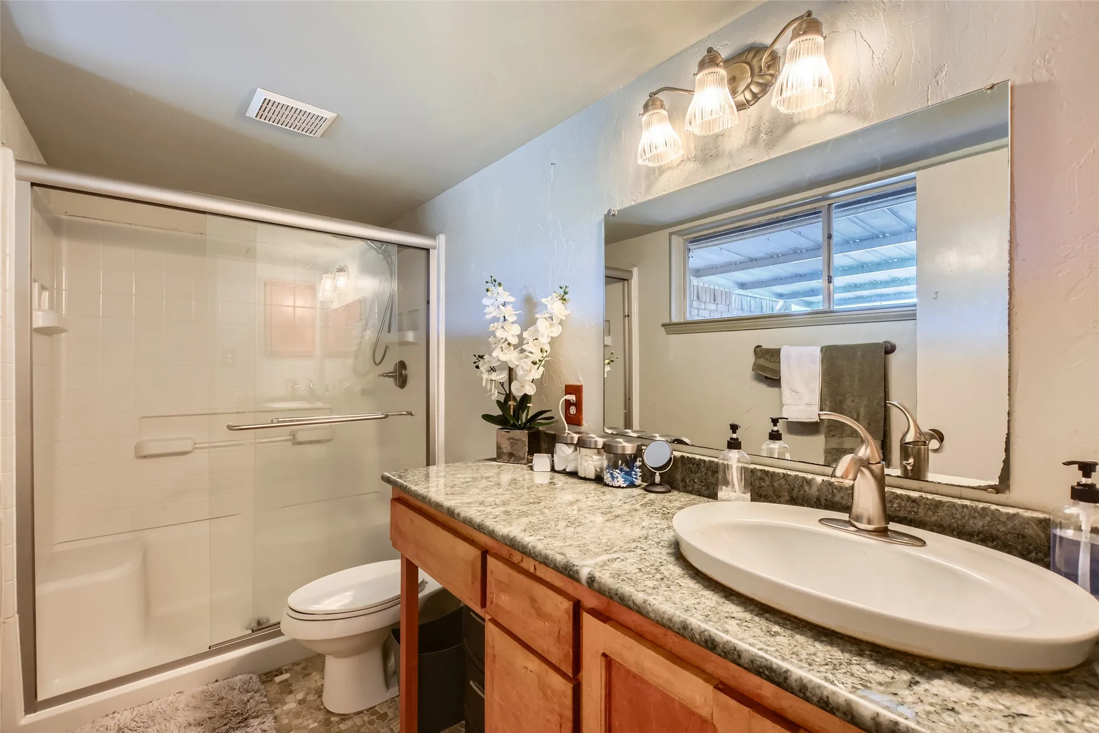 Townhouse For Sale in Dallas County , 511 Towne House Lane, Richardson, Texas 75081, 2 Bedroom, 3 Bathroom, 2 Garage spaces, 1,558 Sqft, built in 1973, mls#21361646, Real Estate Agent in Richardson, Homes For Sale in Dallas county, Homes For Sale in Richardson, Realtor in Richardson Texas, Real Estate Brokerage Independent Realty Texas, Luminita Cordes Realtor