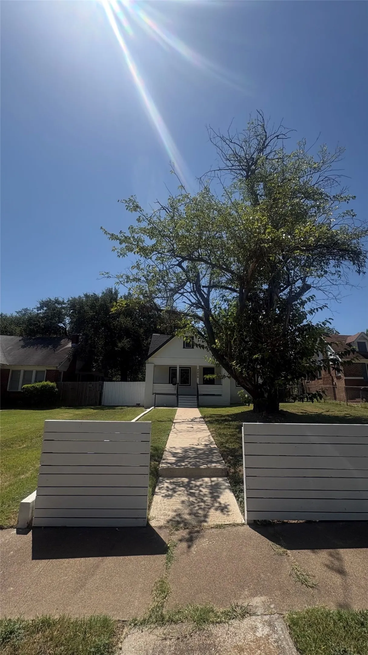 Single Family Residence For Rent in Mc Lennan County , 2806 Windsor Avenue, Waco, Texas 76708, 3 Bedroom, 2 Bathroom, Garage spaces, 1,400 Sqft, built in 1920, mls#21358391, Real Estate Agent in Waco, Homes For Rent in Mc Lennan county, Homes For Rent in Waco, Realtor in Waco Texas, Real Estate Brokerage Independent Realty Texas, Luminita Cordes Realtor