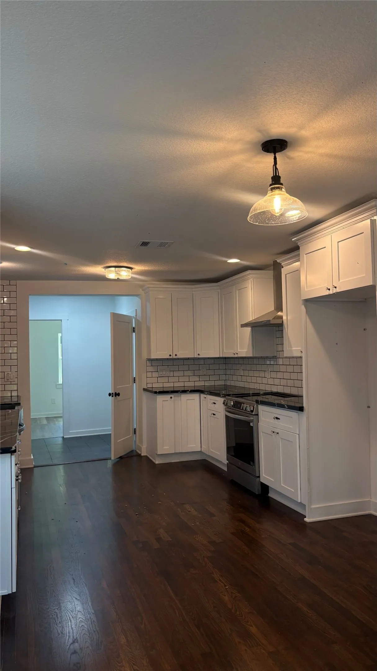 Single Family Residence For Rent in Mc Lennan County , 2806 Windsor Avenue, Waco, Texas 76708, 3 Bedroom, 2 Bathroom, Garage spaces, 1,400 Sqft, built in 1920, mls#21358391, Real Estate Agent in Waco, Homes For Rent in Mc Lennan county, Homes For Rent in Waco, Realtor in Waco Texas, Real Estate Brokerage Independent Realty Texas, Luminita Cordes Realtor