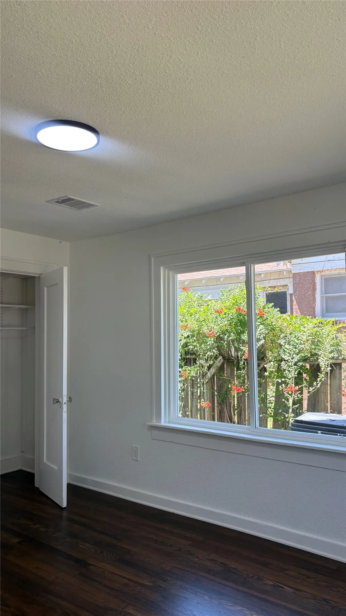 Single Family Residence For Rent in Mc Lennan County , 2806 Windsor Avenue, Waco, Texas 76708, 3 Bedroom, 2 Bathroom, Garage spaces, 1,400 Sqft, built in 1920, mls#21358391, Real Estate Agent in Waco, Homes For Rent in Mc Lennan county, Homes For Rent in Waco, Realtor in Waco Texas, Real Estate Brokerage Independent Realty Texas, Luminita Cordes Realtor
