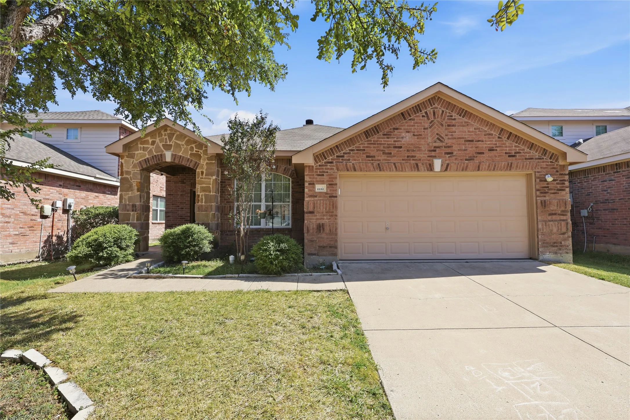 Single Family Residence For Sale in Kaufman County , 1132 Mount Olive Lane, Forney, Texas 75126, 3 Bedroom, 2 Bathroom, 2 Garage spaces, 1,983 Sqft, built in 2006, mls#21362541, Real Estate Agent in Forney, Homes For Sale in Kaufman county, Homes For Sale in Forney, Realtor in Forney Texas, Real Estate Brokerage Independent Realty Texas, Luminita Cordes Realtor