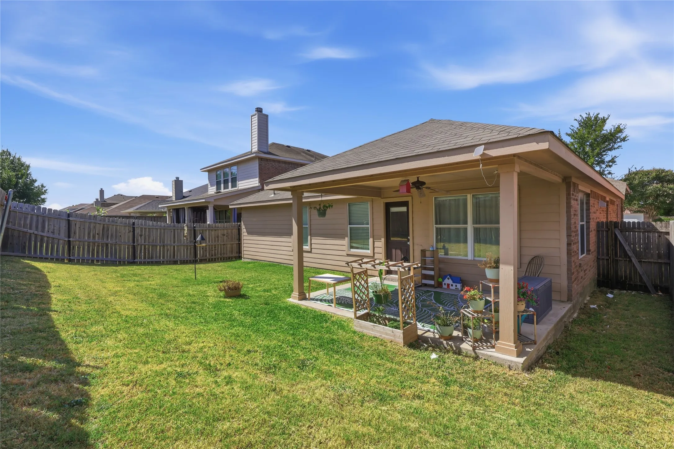 Single Family Residence For Sale in Kaufman County , 1132 Mount Olive Lane, Forney, Texas 75126, 3 Bedroom, 2 Bathroom, 2 Garage spaces, 1,983 Sqft, built in 2006, mls#21362541, Real Estate Agent in Forney, Homes For Sale in Kaufman county, Homes For Sale in Forney, Realtor in Forney Texas, Real Estate Brokerage Independent Realty Texas, Luminita Cordes Realtor