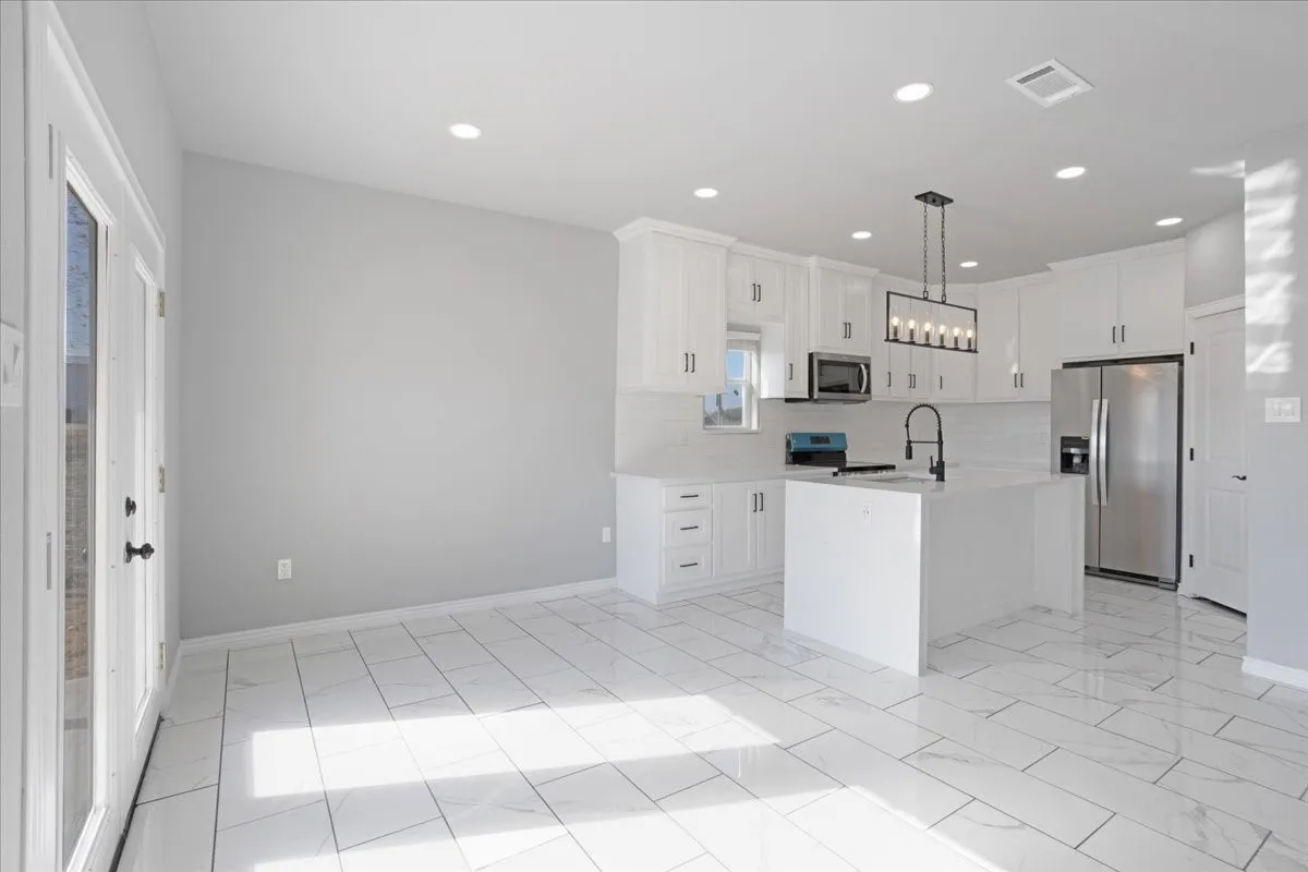 Single Family Residence For Sale in Lamar County , 300 Private Road 36008, Honey Grove, Texas 75446, 3 Bedroom, 2 Bathroom, 2 Garage spaces, 2,000 Sqft, built in 2024, mls#21355053, Real Estate Agent in Honey Grove, Homes For Sale in Lamar county, Homes For Sale in Honey Grove, Realtor in Honey Grove Texas, Real Estate Brokerage Independent Realty Texas, Luminita Cordes Realtor