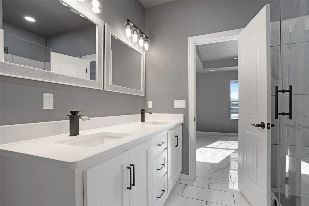 Single Family Residence For Sale in Lamar County , 300 Private Road 36008, Honey Grove, Texas 75446, 3 Bedroom, 2 Bathroom, 2 Garage spaces, 2,000 Sqft, built in 2024, mls#21355053, Real Estate Agent in Honey Grove, Homes For Sale in Lamar county, Homes For Sale in Honey Grove, Realtor in Honey Grove Texas, Real Estate Brokerage Independent Realty Texas, Luminita Cordes Realtor