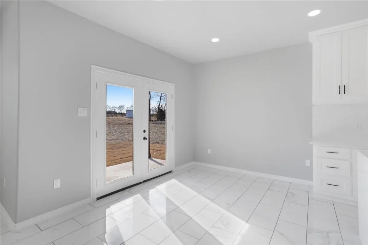 Single Family Residence For Sale in Lamar County , 300 Private Road 36008, Honey Grove, Texas 75446, 3 Bedroom, 2 Bathroom, 2 Garage spaces, 2,000 Sqft, built in 2024, mls#21355053, Real Estate Agent in Honey Grove, Homes For Sale in Lamar county, Homes For Sale in Honey Grove, Realtor in Honey Grove Texas, Real Estate Brokerage Independent Realty Texas, Luminita Cordes Realtor